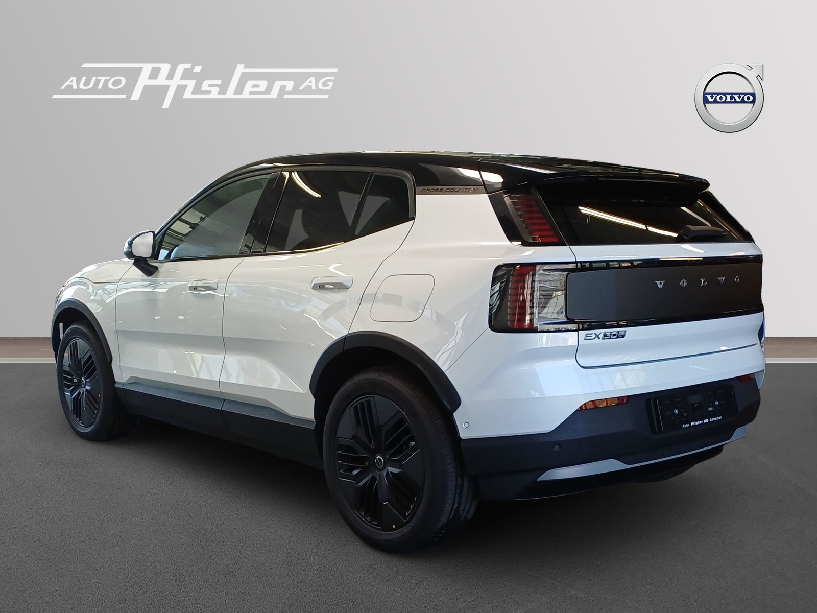 VOLVO EX30 CC P8 Ultra AWD-image-3