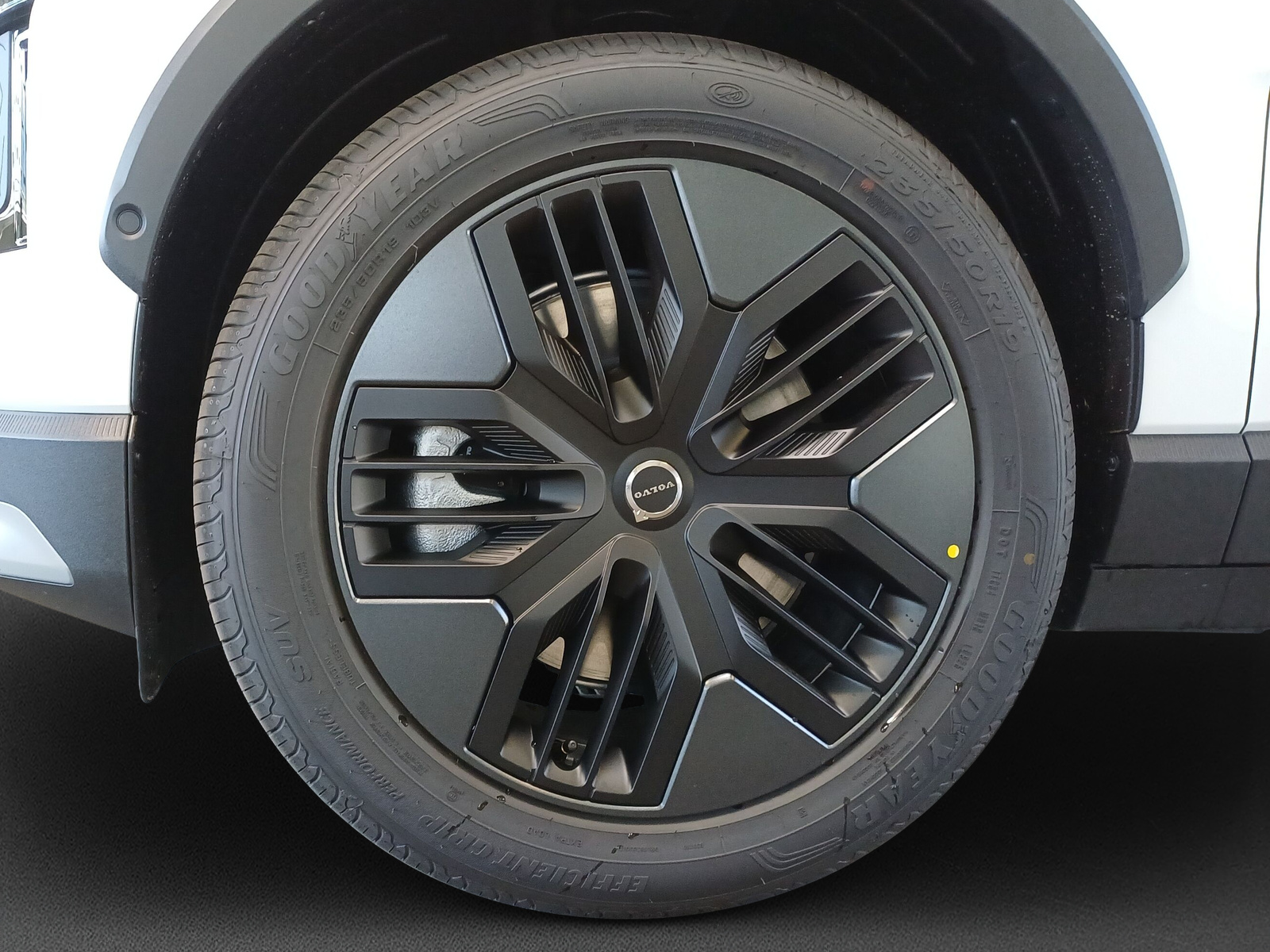 VOLVO EX30 CC P8 Ultra AWD-image-4