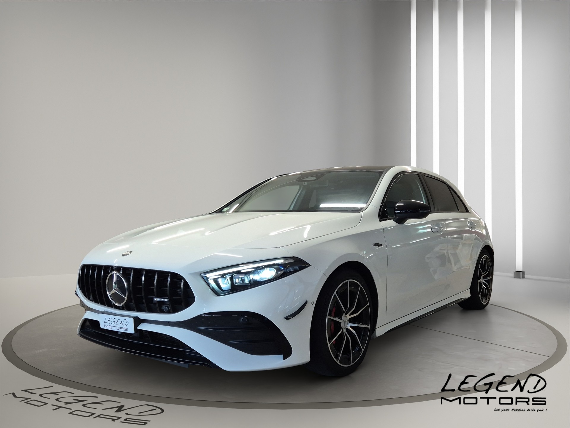 MERCEDES-BENZ A AMG 35 4Matic 8G-DCT -CH--image-2