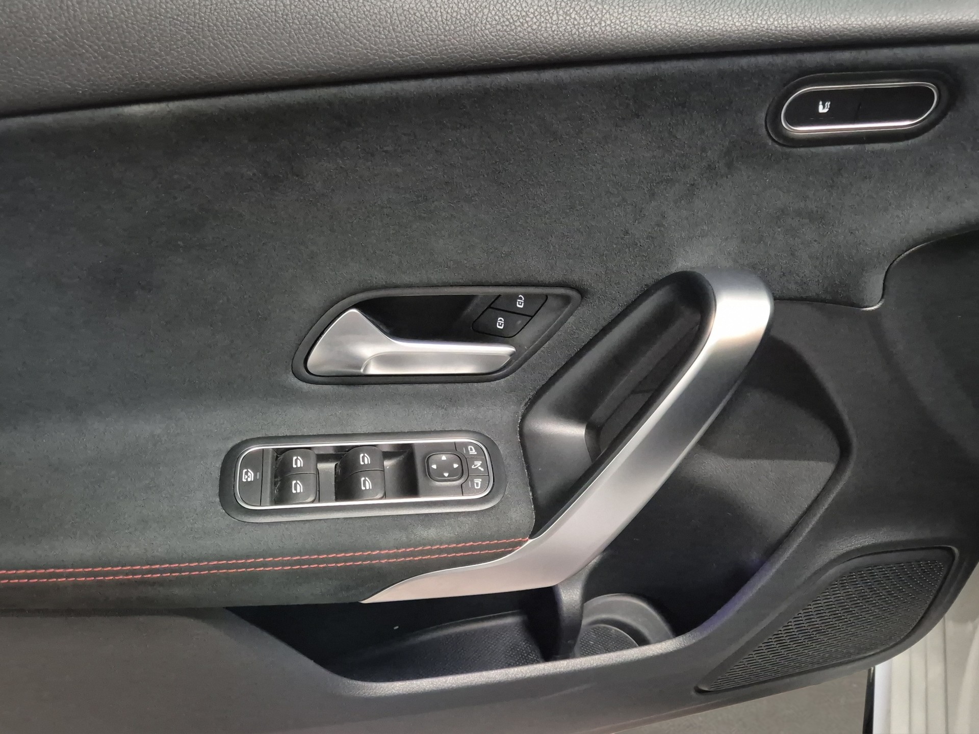 MERCEDES-BENZ A AMG 35 4Matic 8G-DCT -CH--image-6