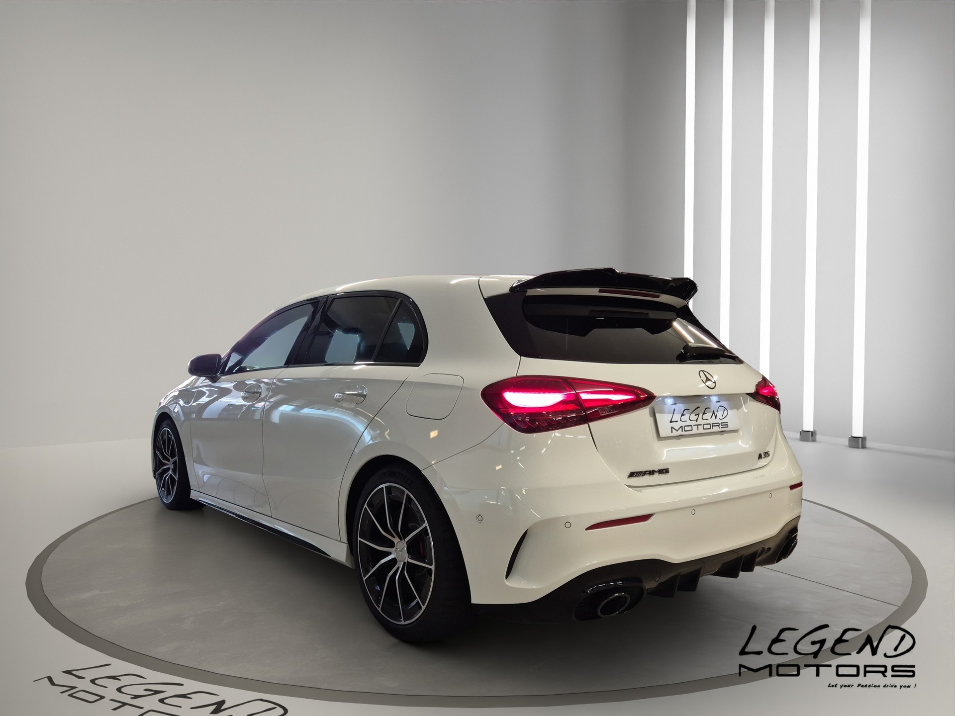 MERCEDES-BENZ A AMG 35 4Matic 8G-DCT -CH--image-3