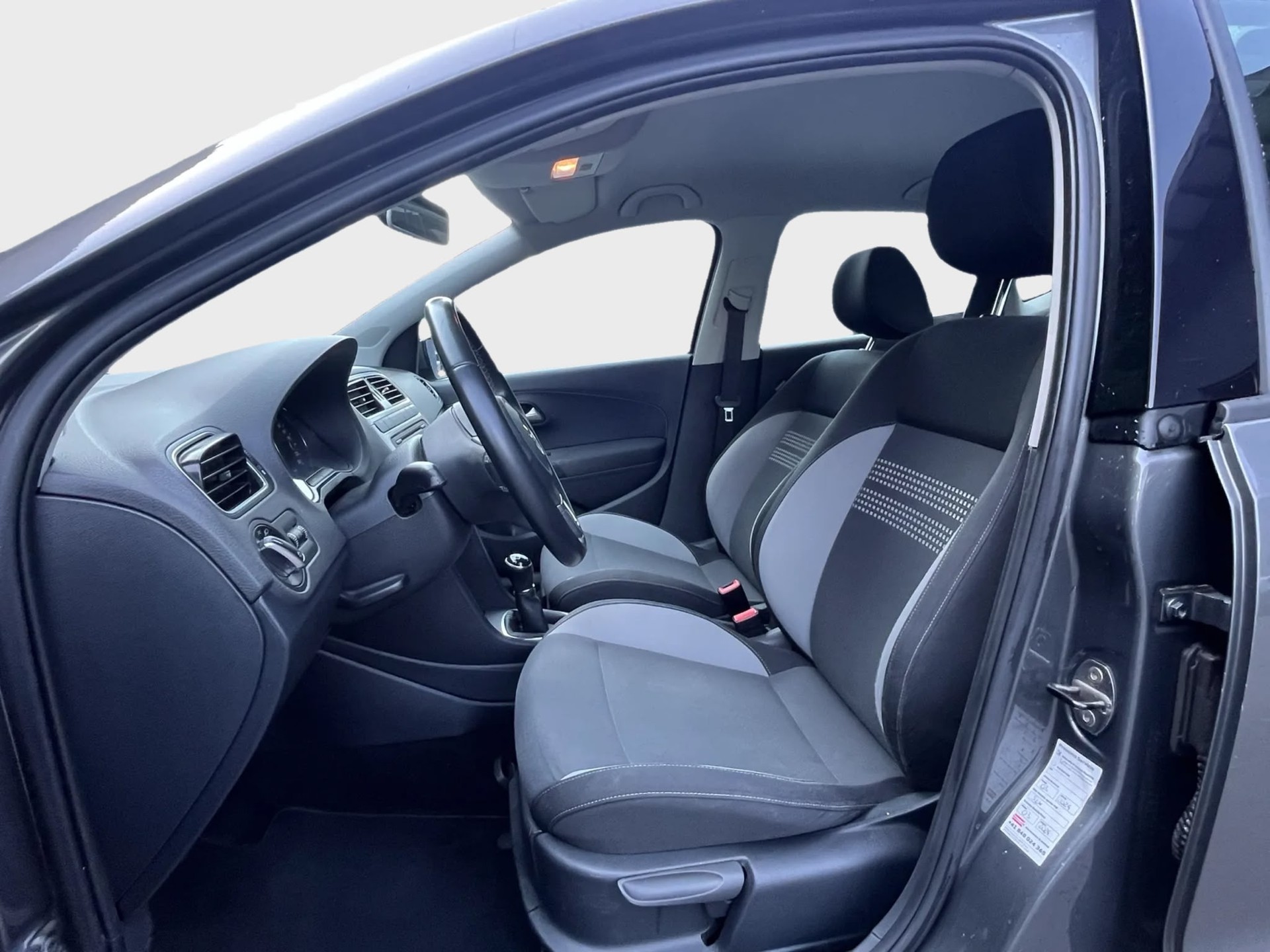 VW Polo 1.2 6V Trendline-image-9