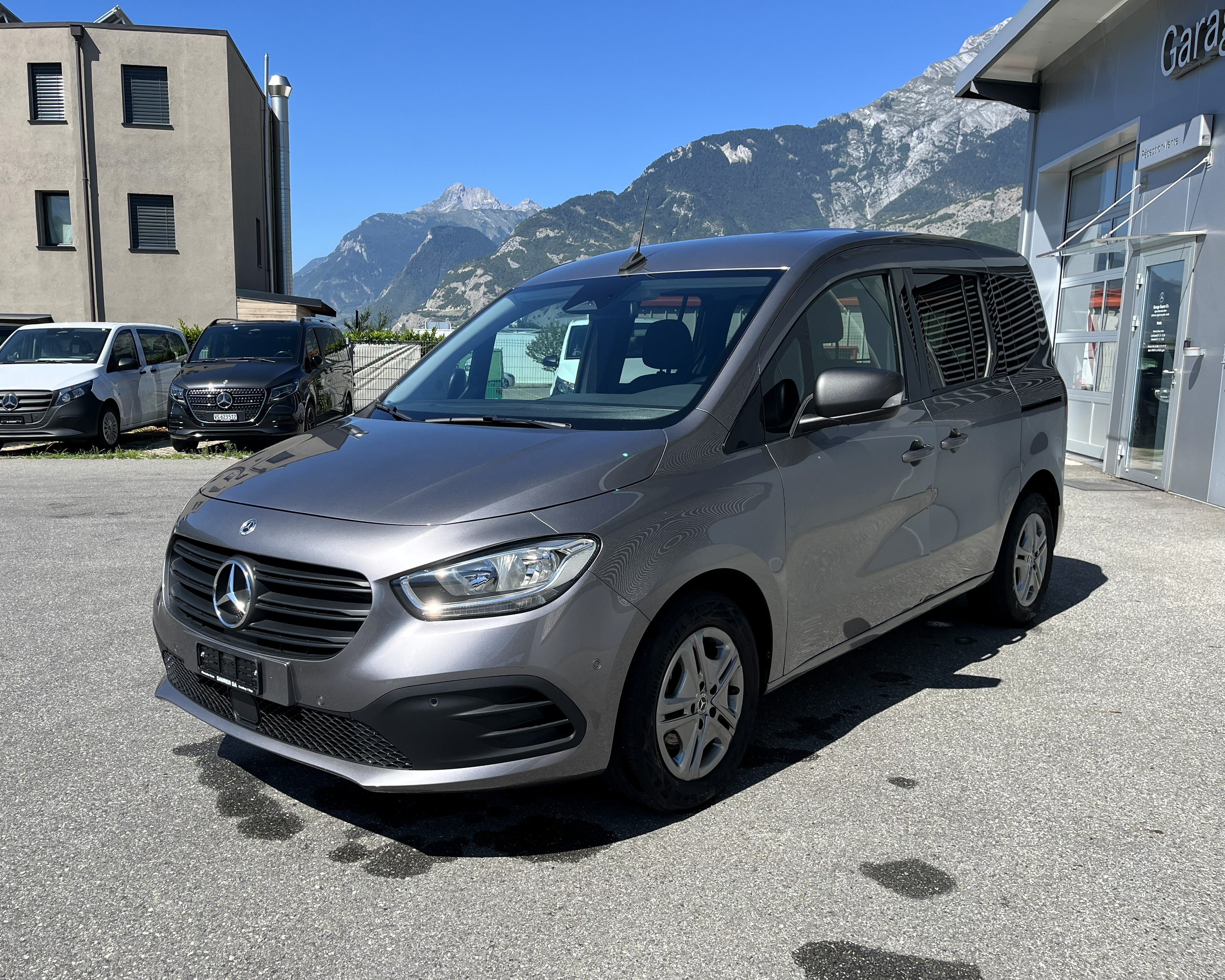 Car photo