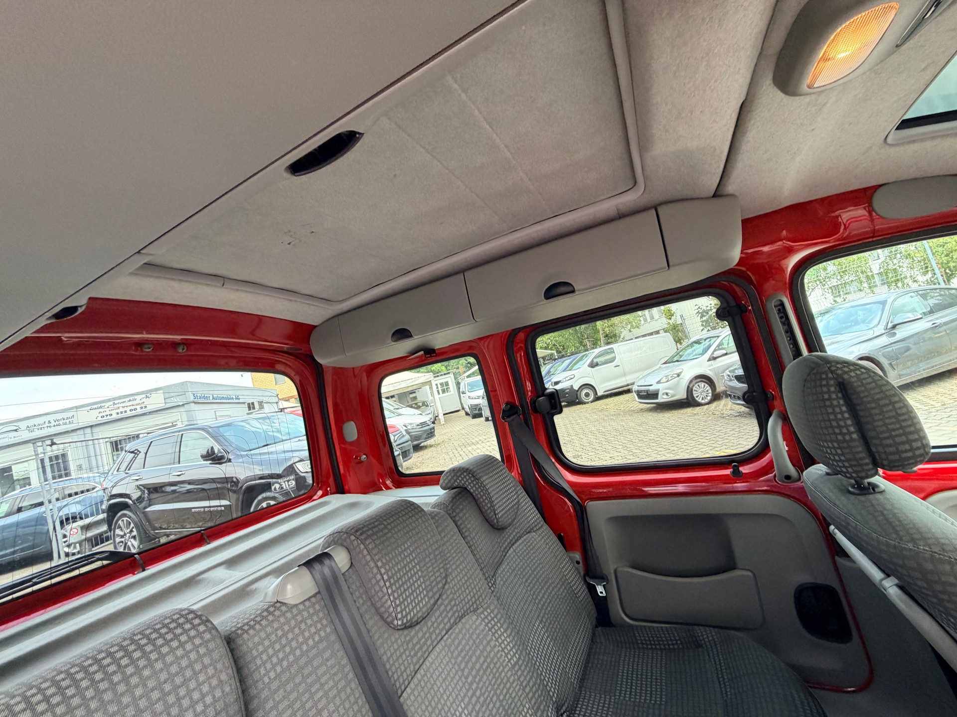 RENAULT Kangoo 1.6 16V Privilège-image-13