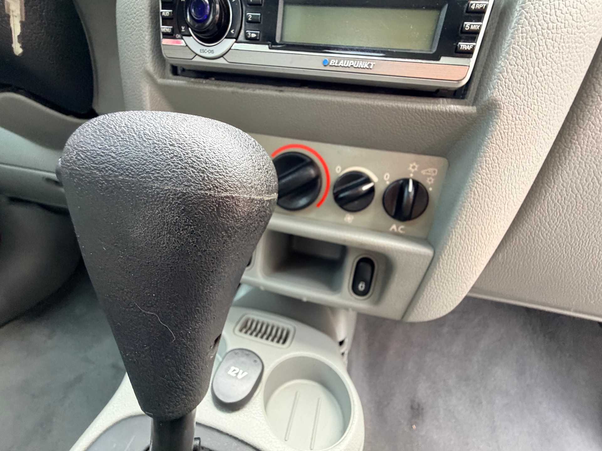 RENAULT Kangoo 1.6 16V Privilège-image-10