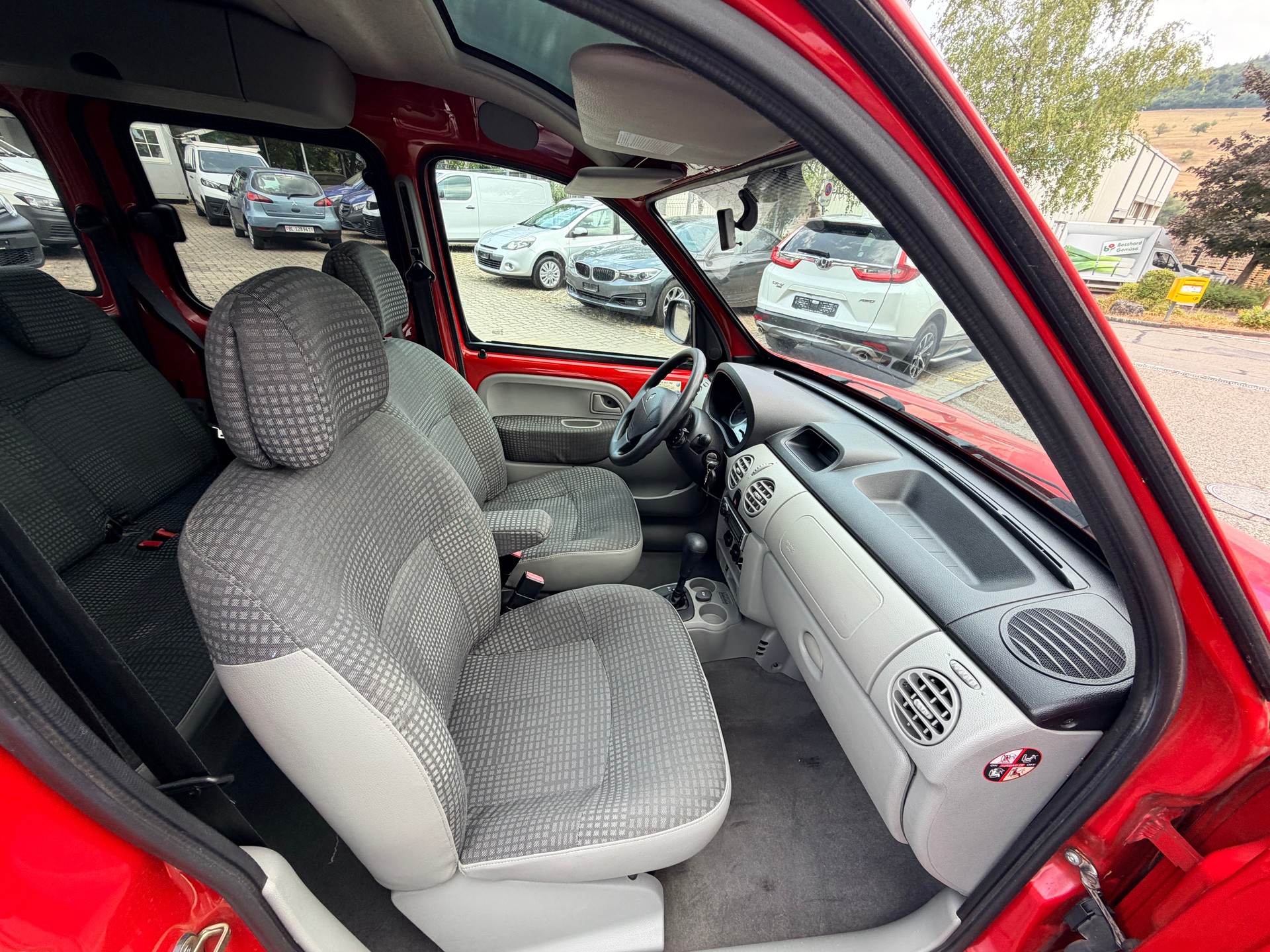 RENAULT Kangoo 1.6 16V Privilège-image-8