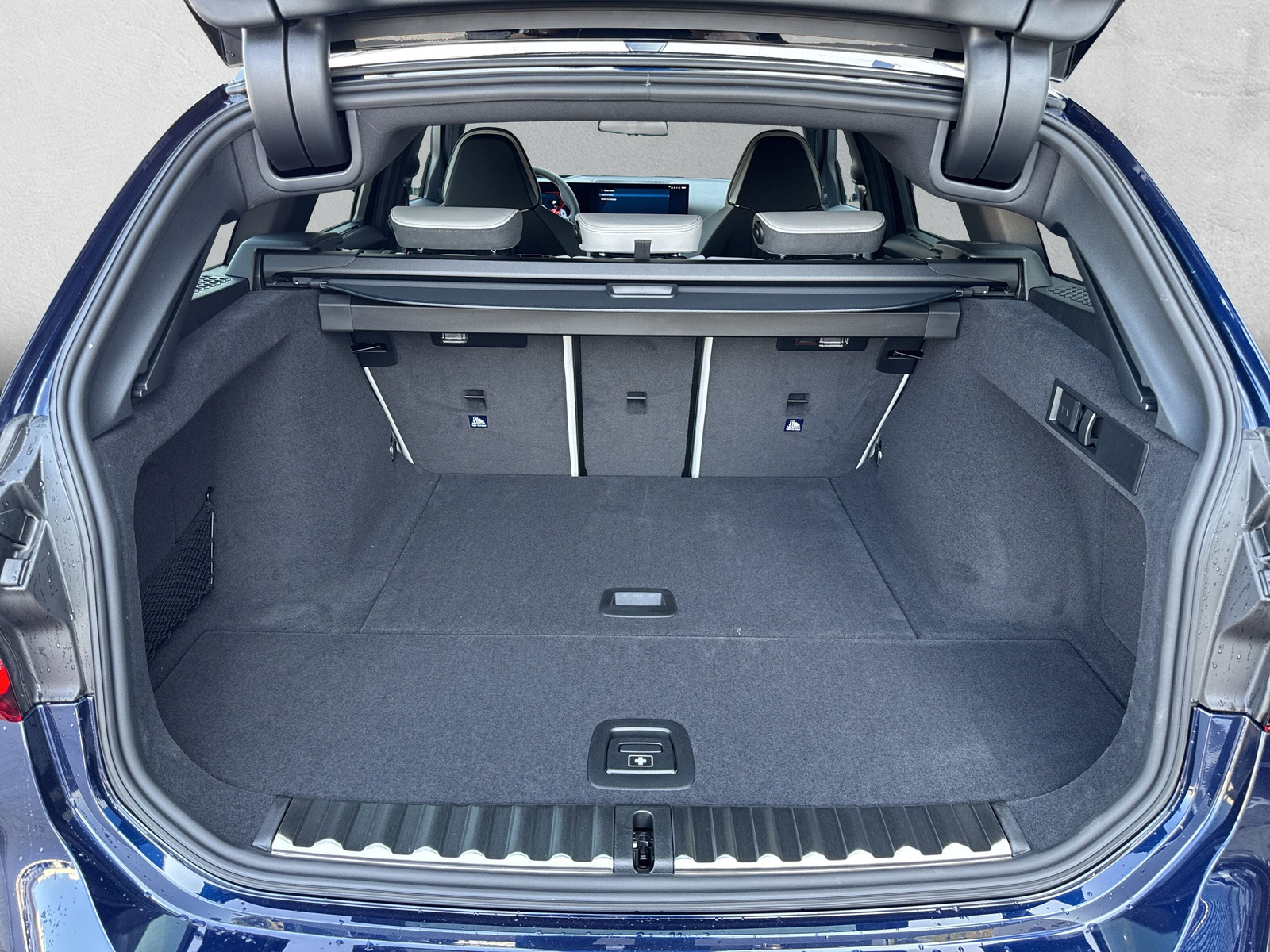 BMW M3 Touring xDrive Competition M-image-10