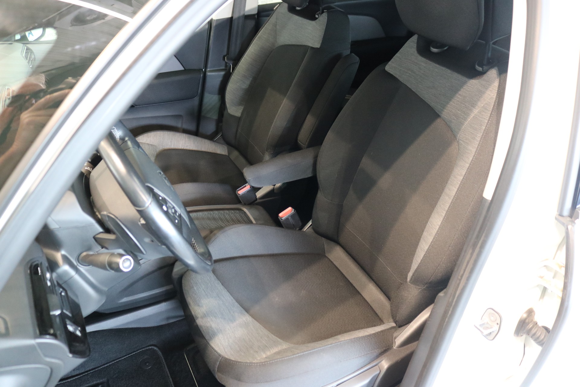 CITROEN Grand C4 Picasso 2.0 BlueHDi Exclusive Automatic-image-3