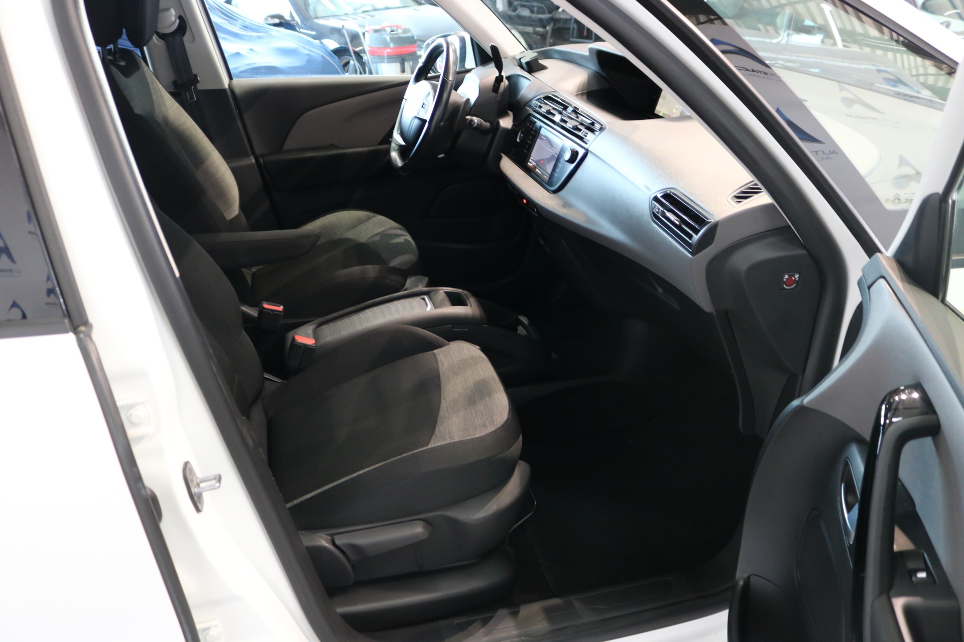 CITROEN Grand C4 Picasso 2.0 BlueHDi Exclusive Automatic-image-37