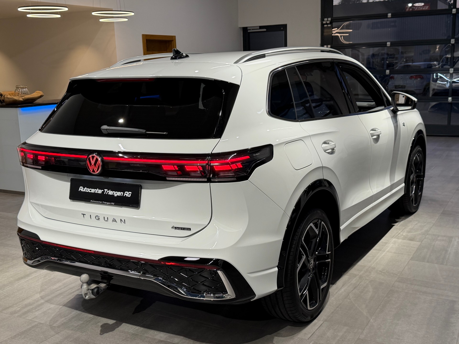 VW Tiguan 2.0 TDI SCR R-Line 4Motion DSG-image-7