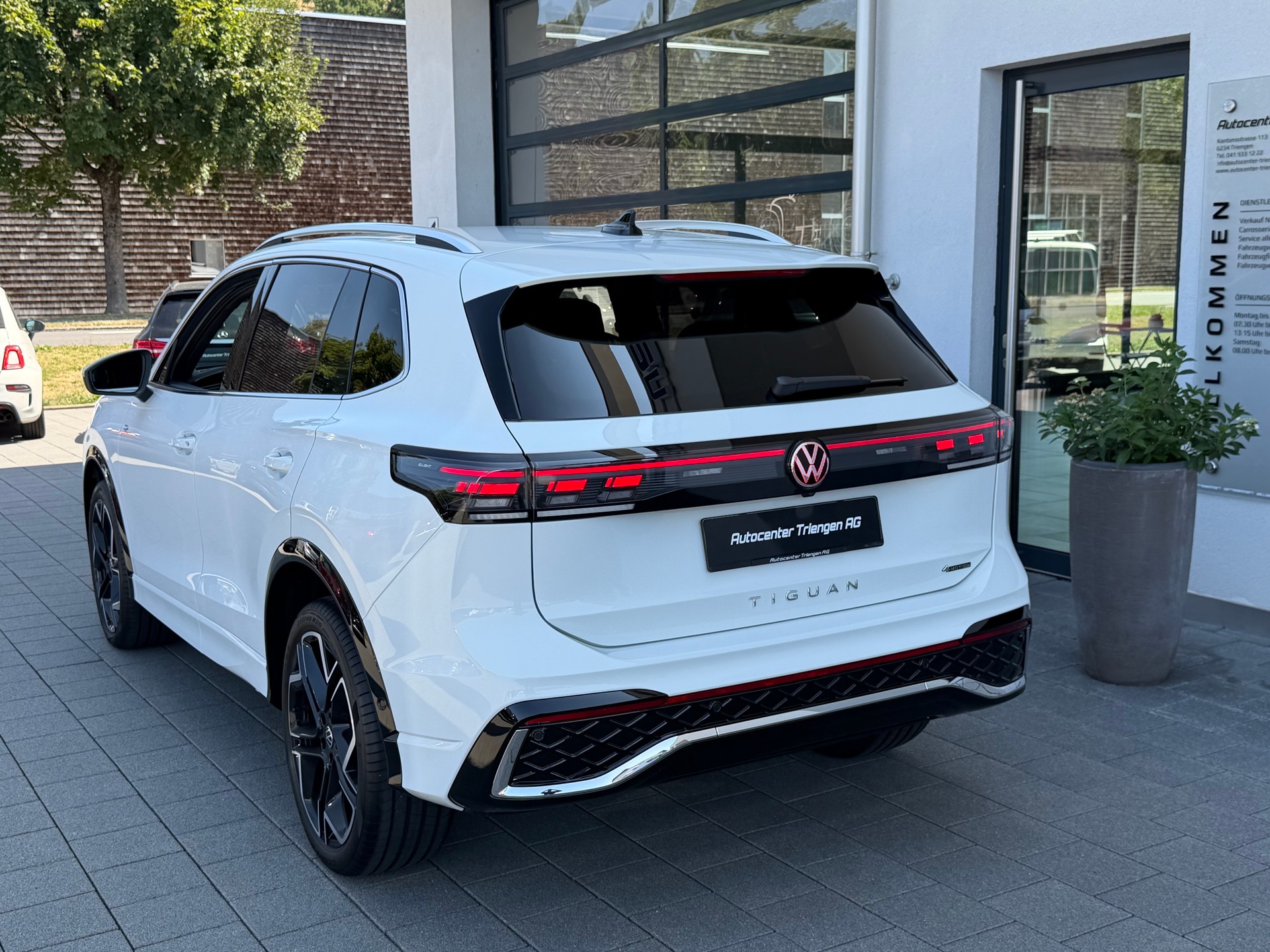 VW Tiguan 2.0 TDI SCR R-Line 4Motion DSG-image-9