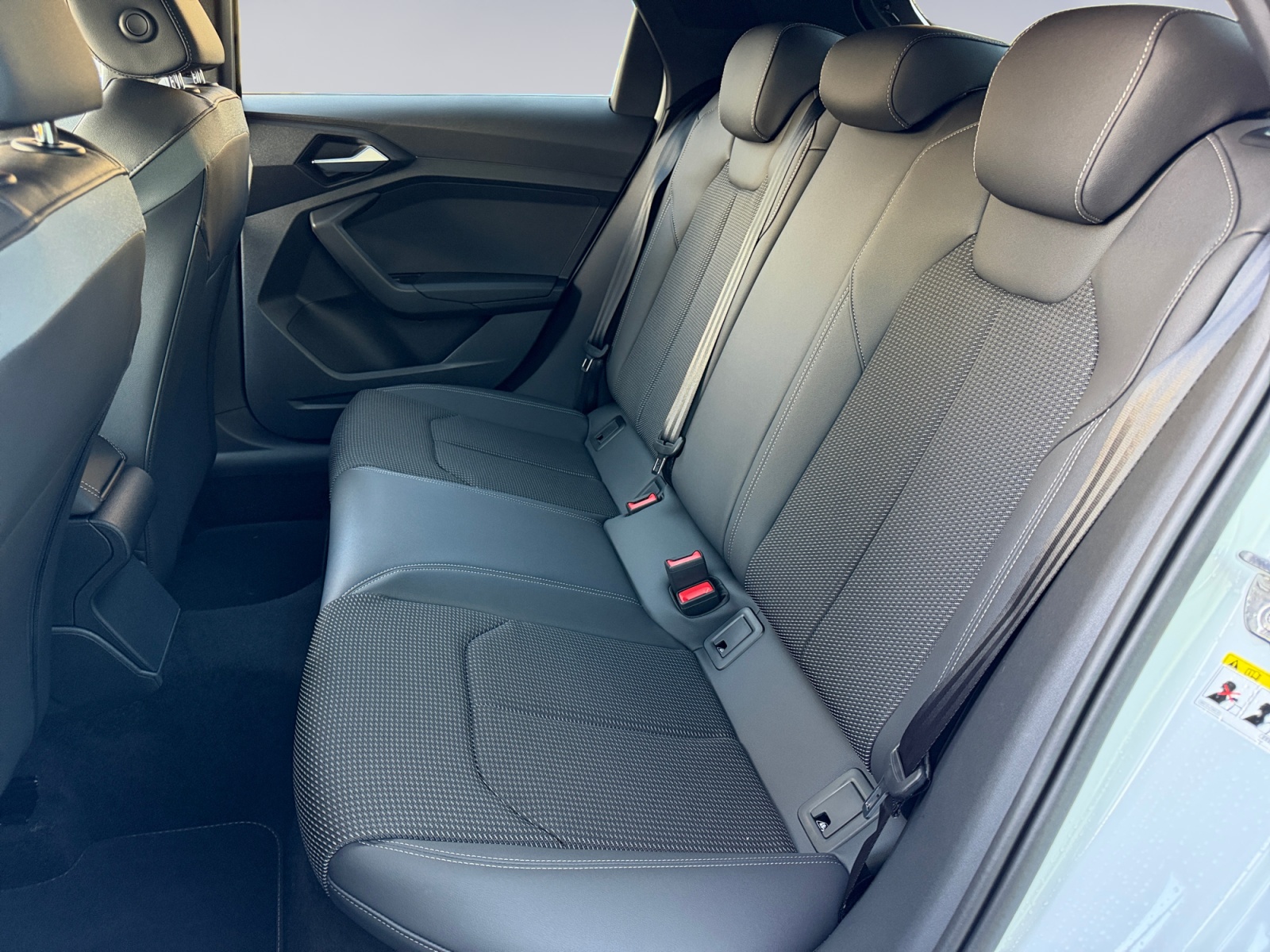 AUDI A1 Sportback 30 TFSI S Line Attraction S-tronic-image-10