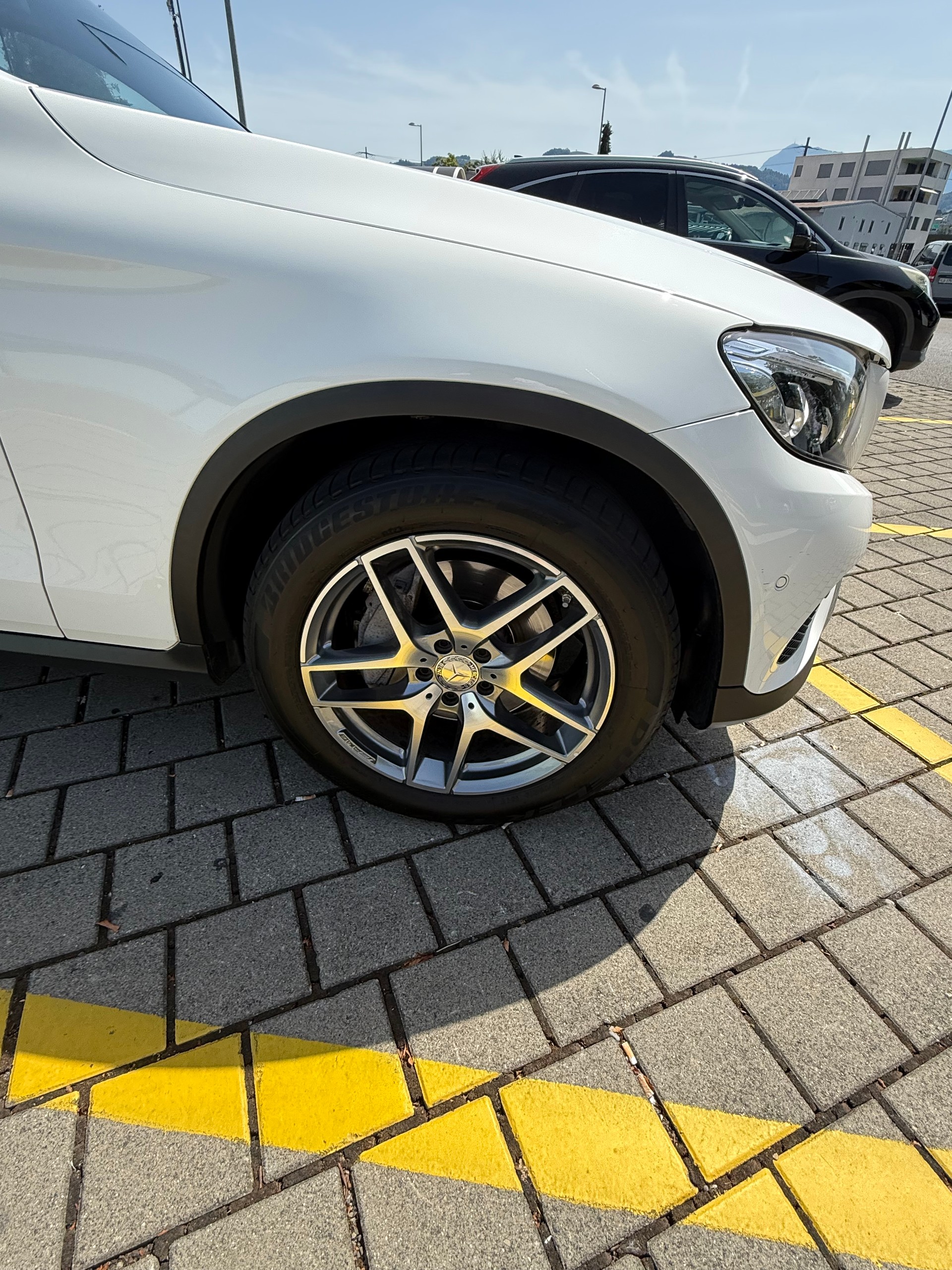MERCEDES-BENZ GLC 250 d Exclusive 4m-image-3