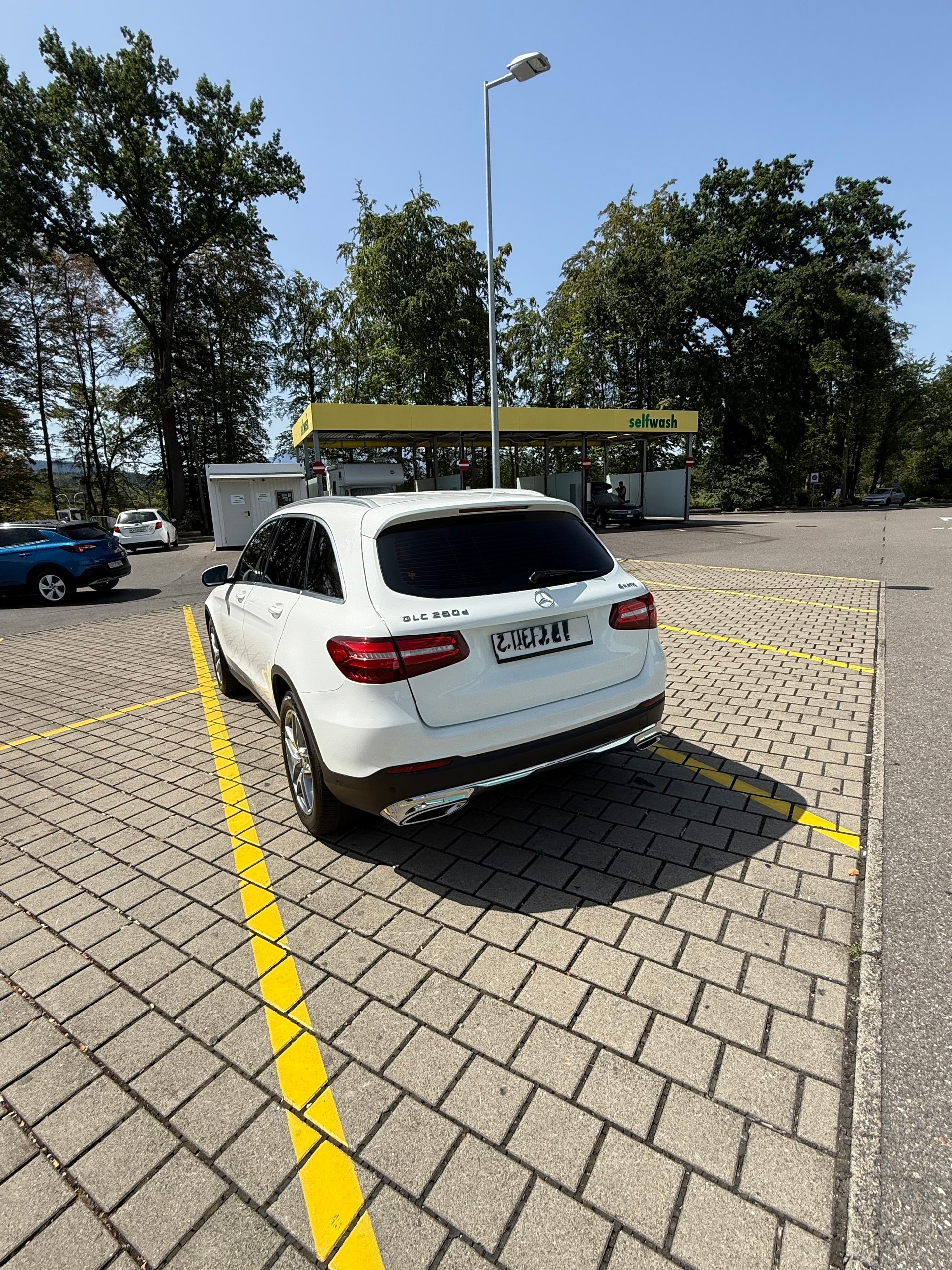MERCEDES-BENZ GLC 250 d Exclusive 4m-image-1