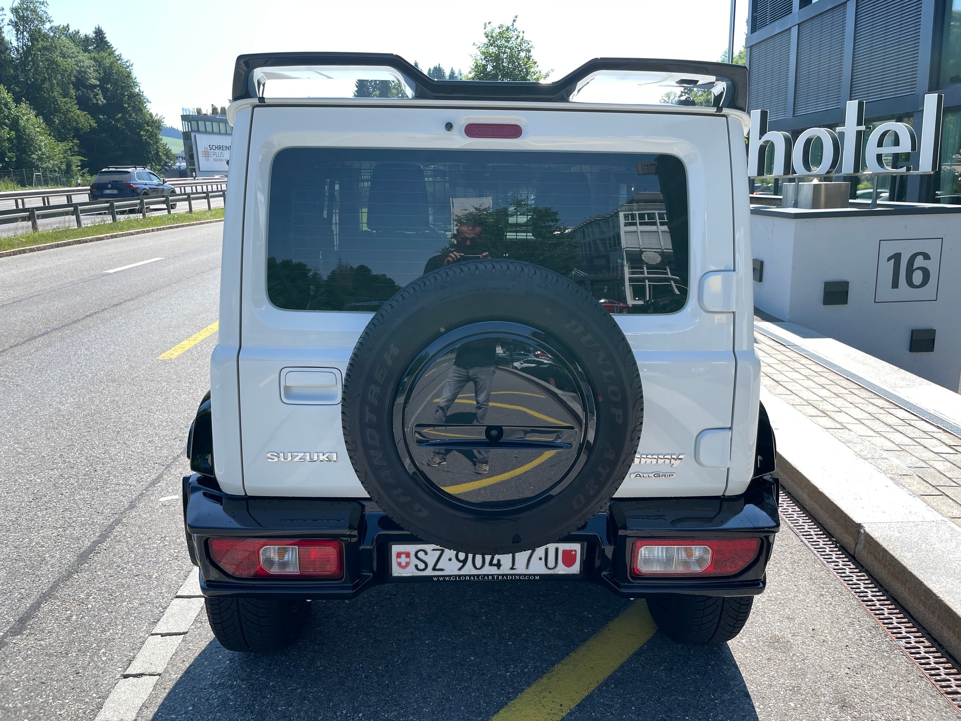 SUZUKI Jimny 1.5 MAN 4x4 AMG Style Umbau-image-5