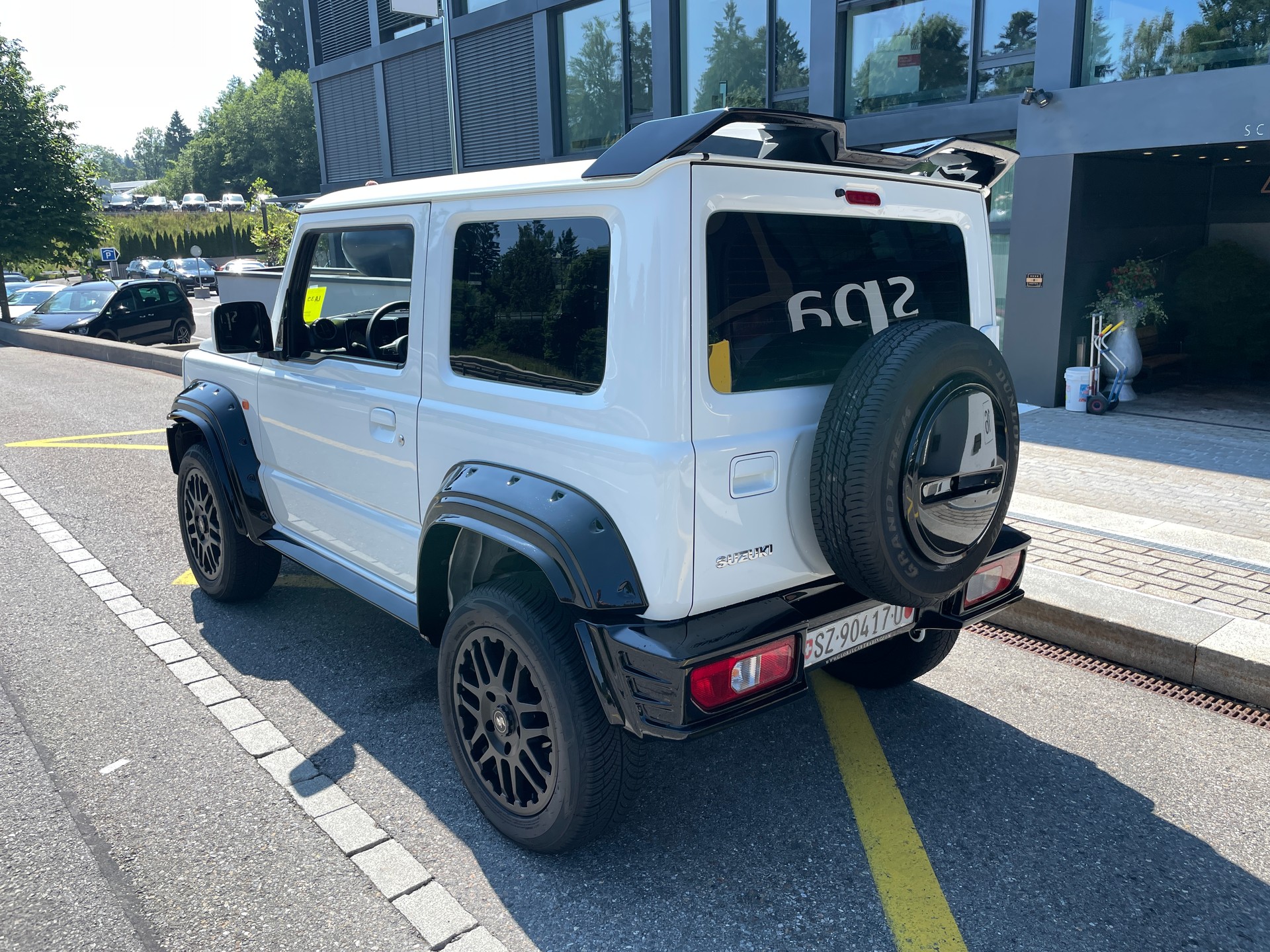 SUZUKI Jimny 1.5 MAN 4x4 AMG Style Umbau-image-7