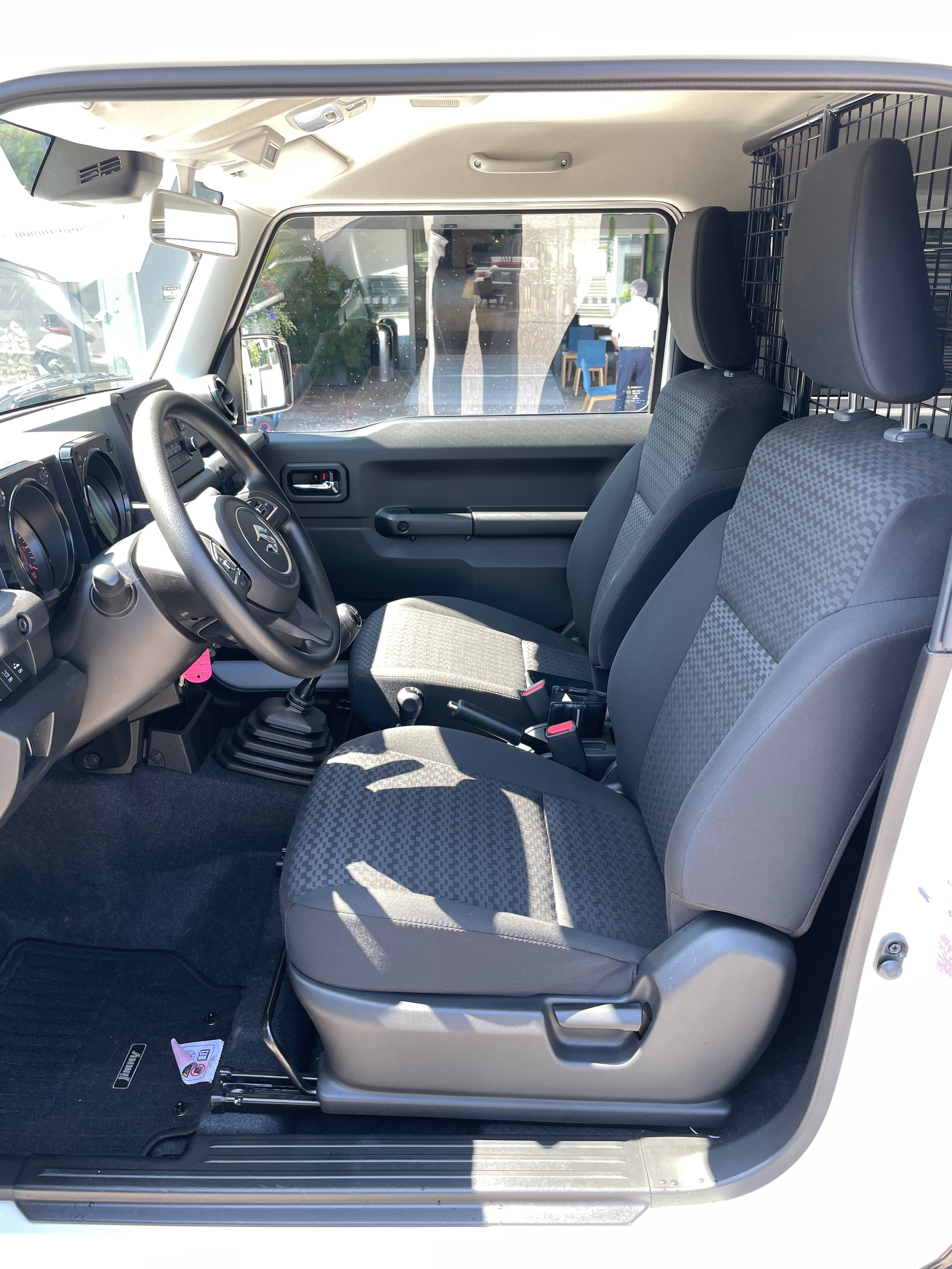 SUZUKI Jimny 1.5 MAN 4x4 AMG Style Umbau-image-11