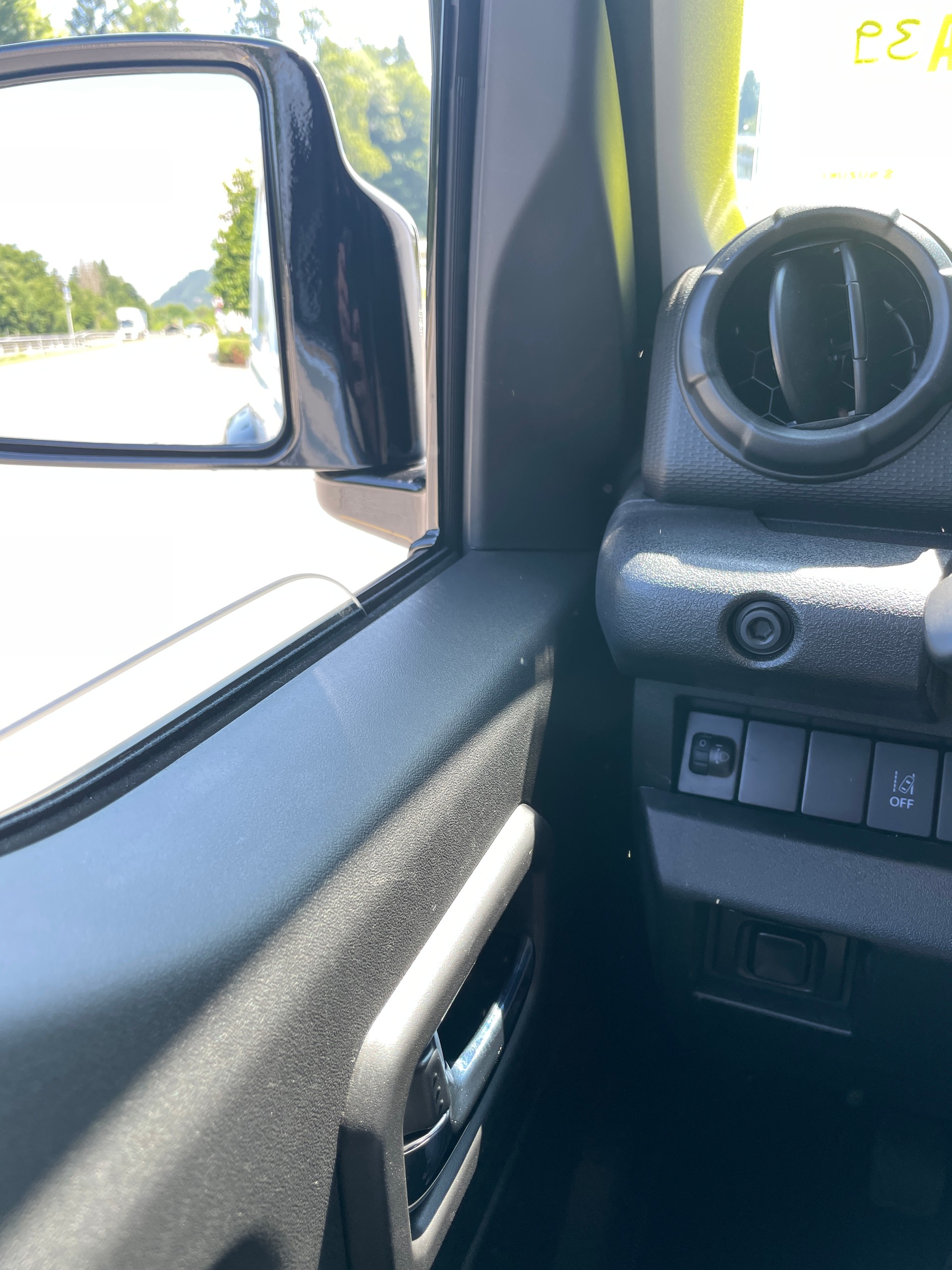 SUZUKI Jimny 1.5 MAN 4x4 AMG Style Umbau-image-16