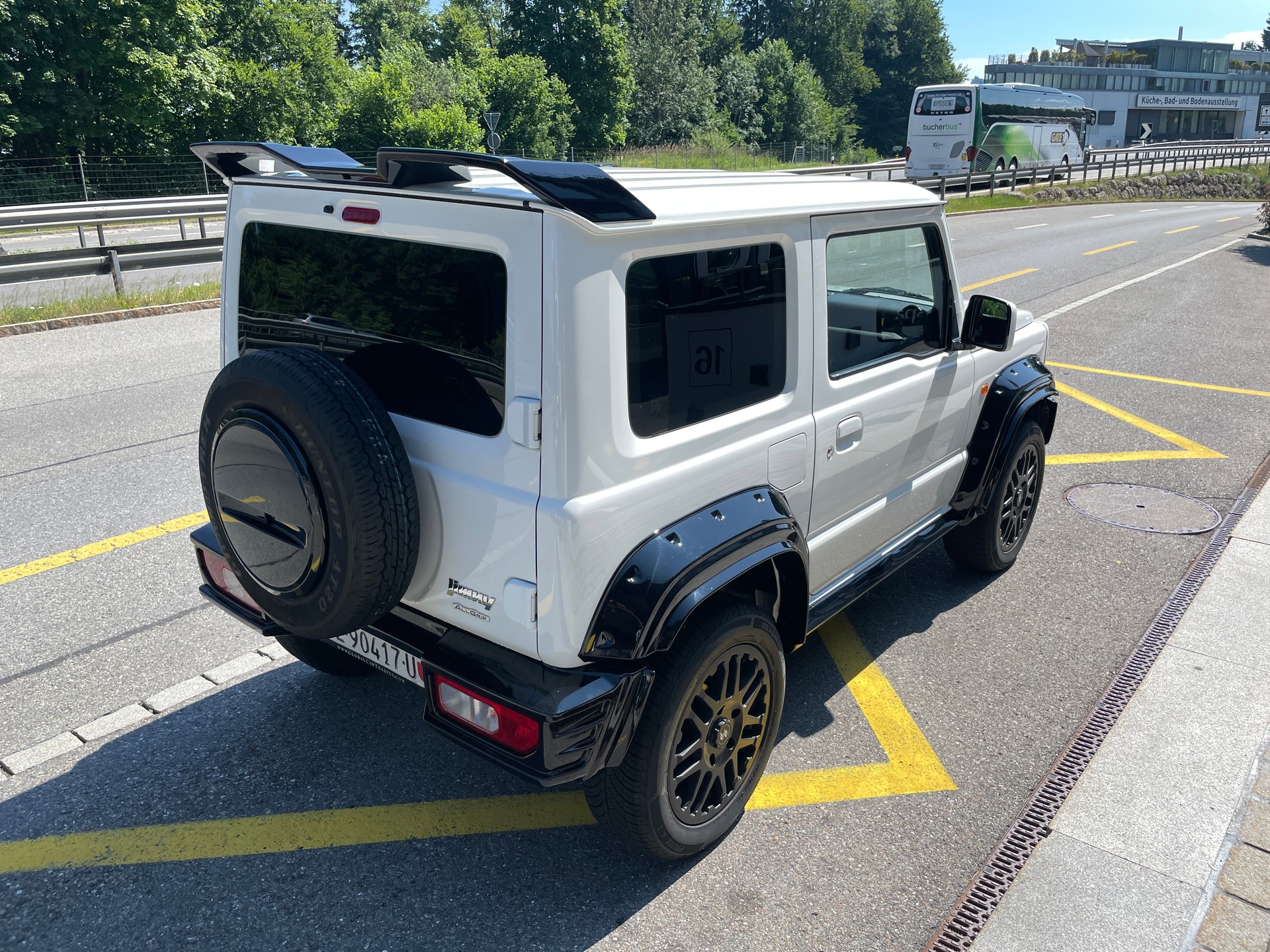 SUZUKI Jimny 1.5 MAN 4x4 AMG Style Umbau-image-4