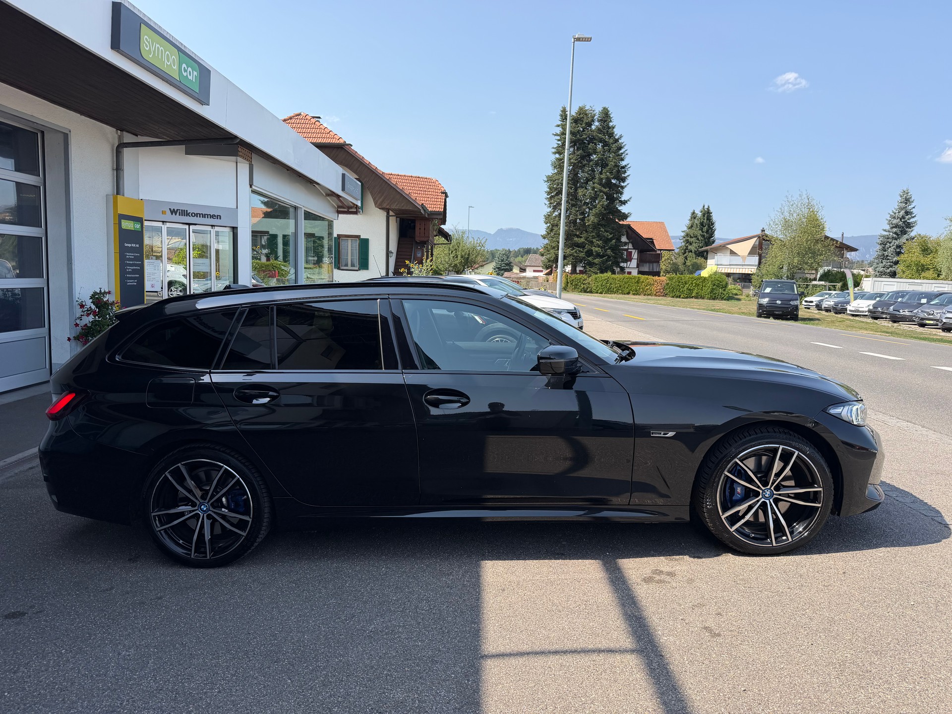 BMW 330e x DriveTouring Steptronic M Sport+++ANHÄNGERKUPPLUNG+++PANORAMADACH+++-image-4