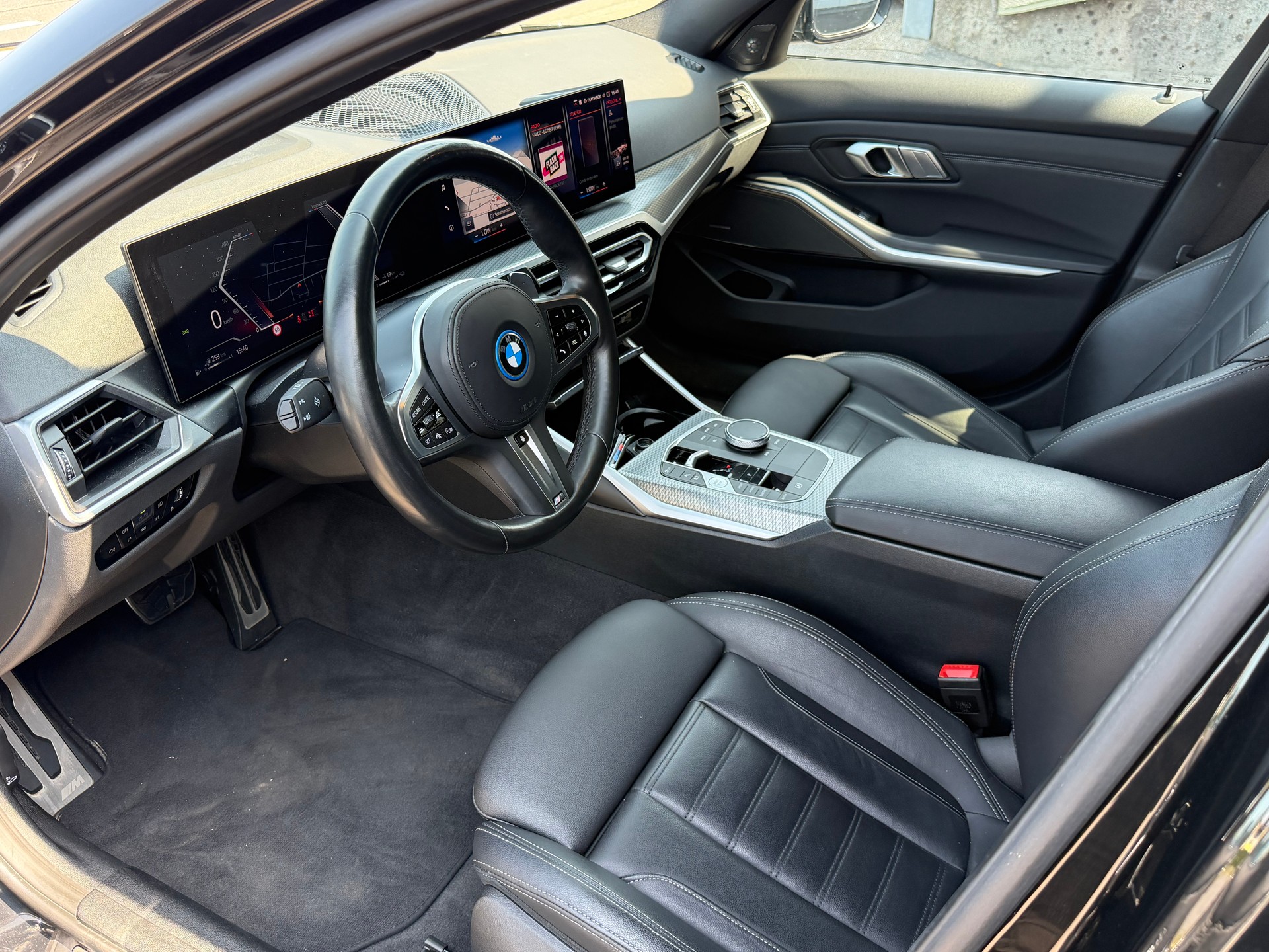BMW 330e x DriveTouring Steptronic M Sport+++ANHÄNGERKUPPLUNG+++PANORAMADACH+++-image-6