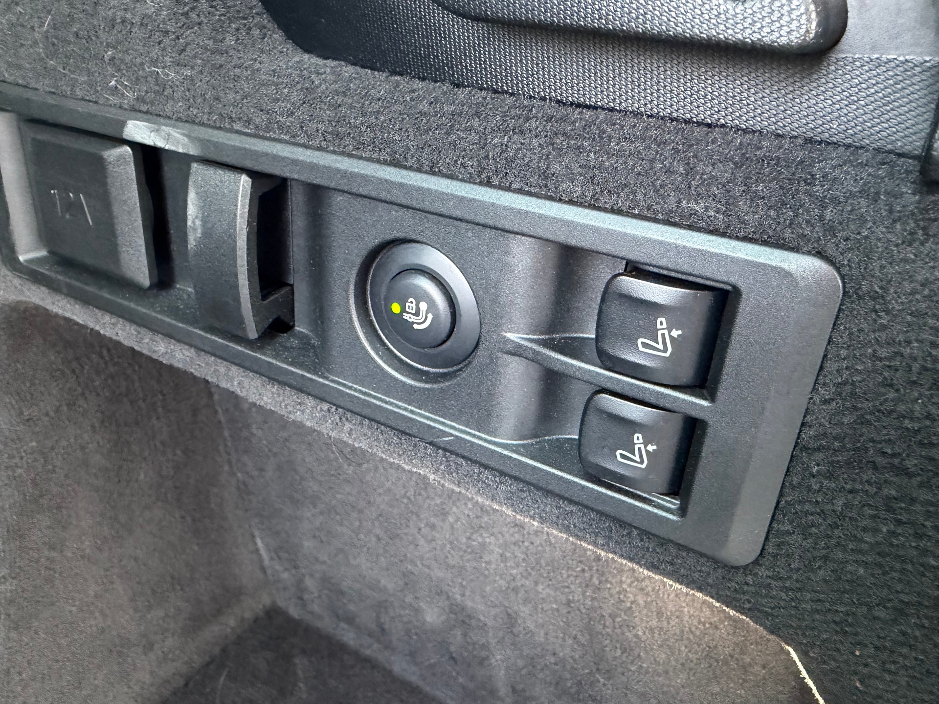 BMW 330e x DriveTouring Steptronic M Sport+++ANHÄNGERKUPPLUNG+++PANORAMADACH+++-image-13