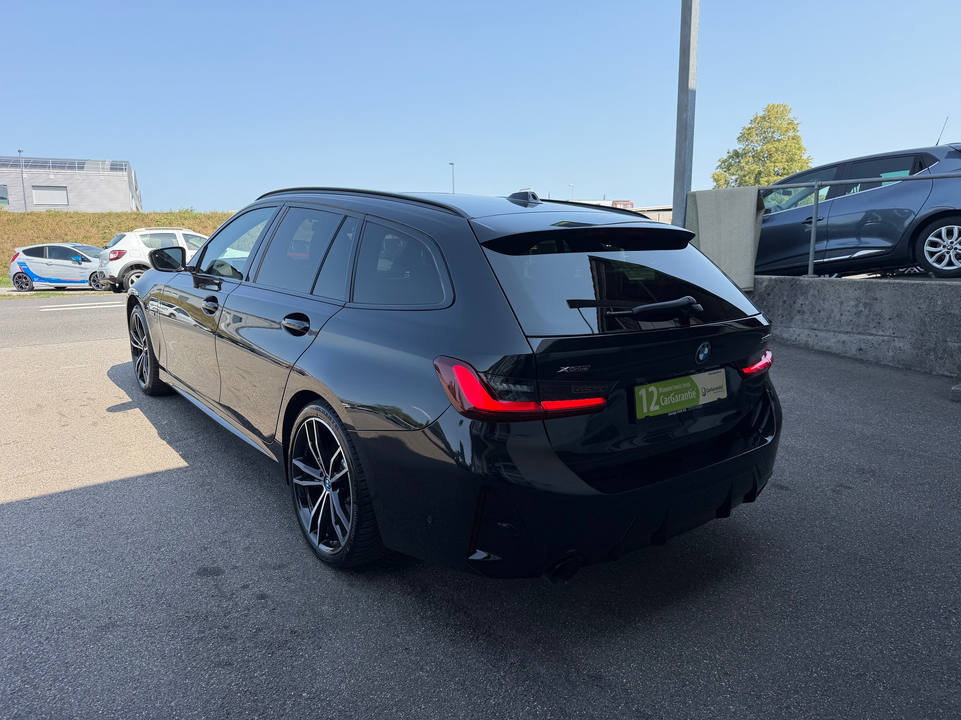 BMW 330e x DriveTouring Steptronic M Sport+++ANHÄNGERKUPPLUNG+++PANORAMADACH+++-image-1