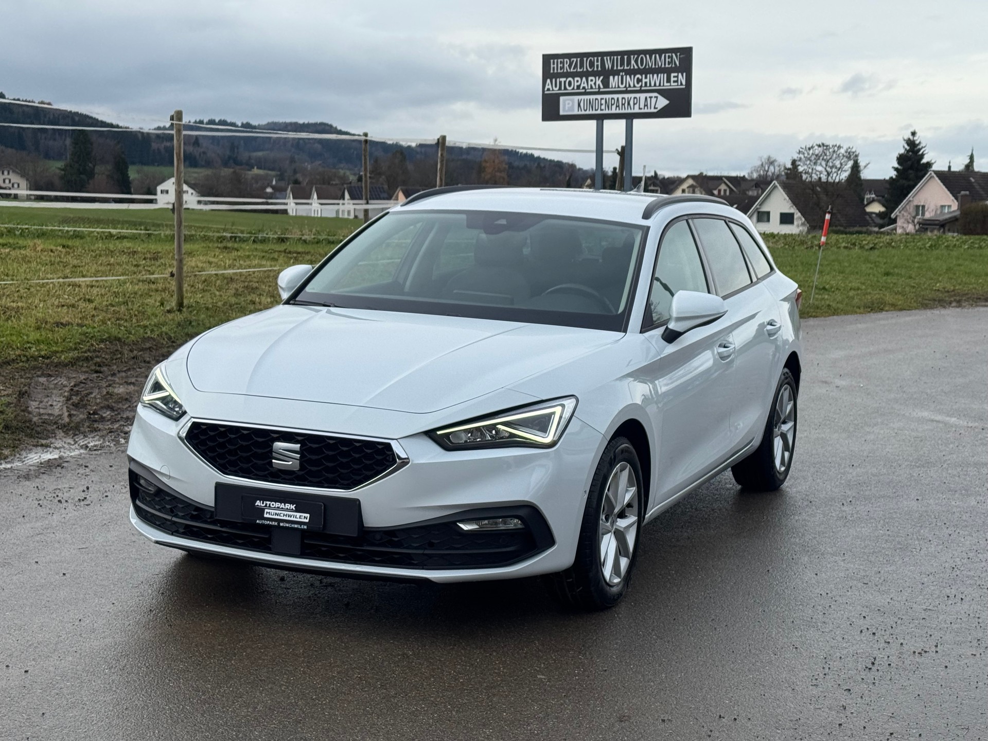 SEAT Leon 2.0 TDI EVO DSG Style-image-0