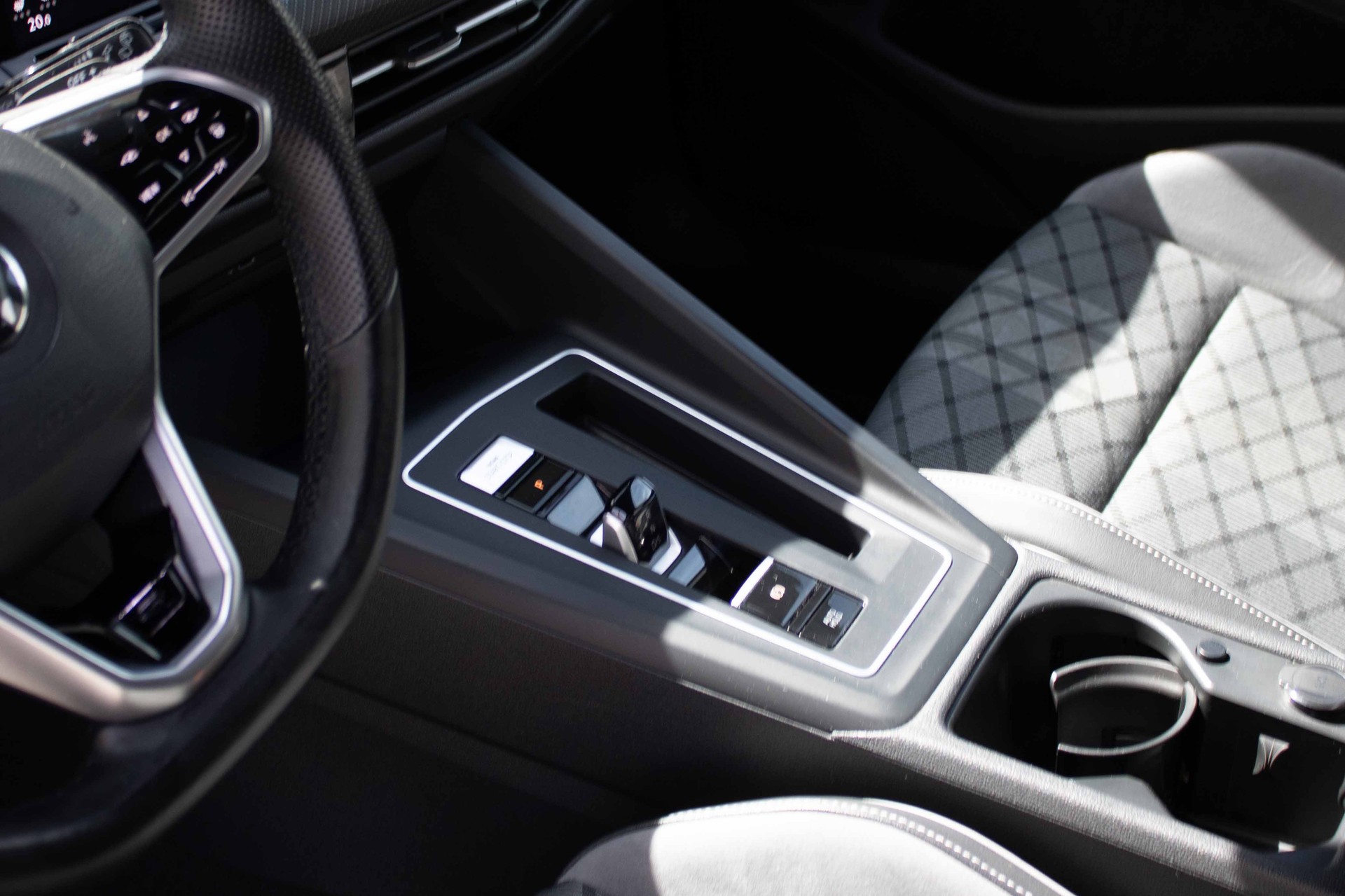 VW Golf 1.5 eTSI mHEV ACT R-Line DSG-image-10