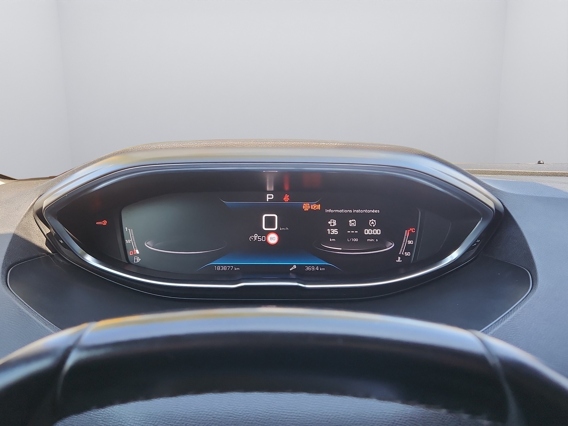 PEUGEOT 5008 1.5 BlueHDi Active Pack EAT8-image-17