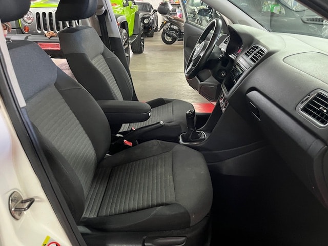 VW Polo 1.2 12V Trendline-image-10