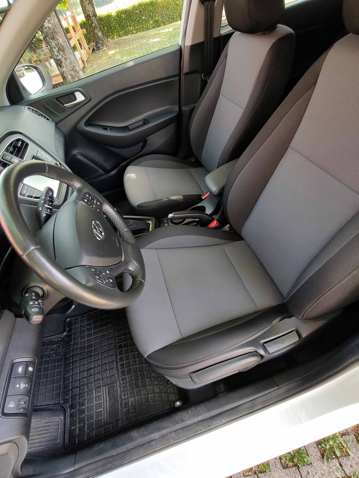 HYUNDAI i20 Active 1.0 T-GDi Amplia DCT-image-3