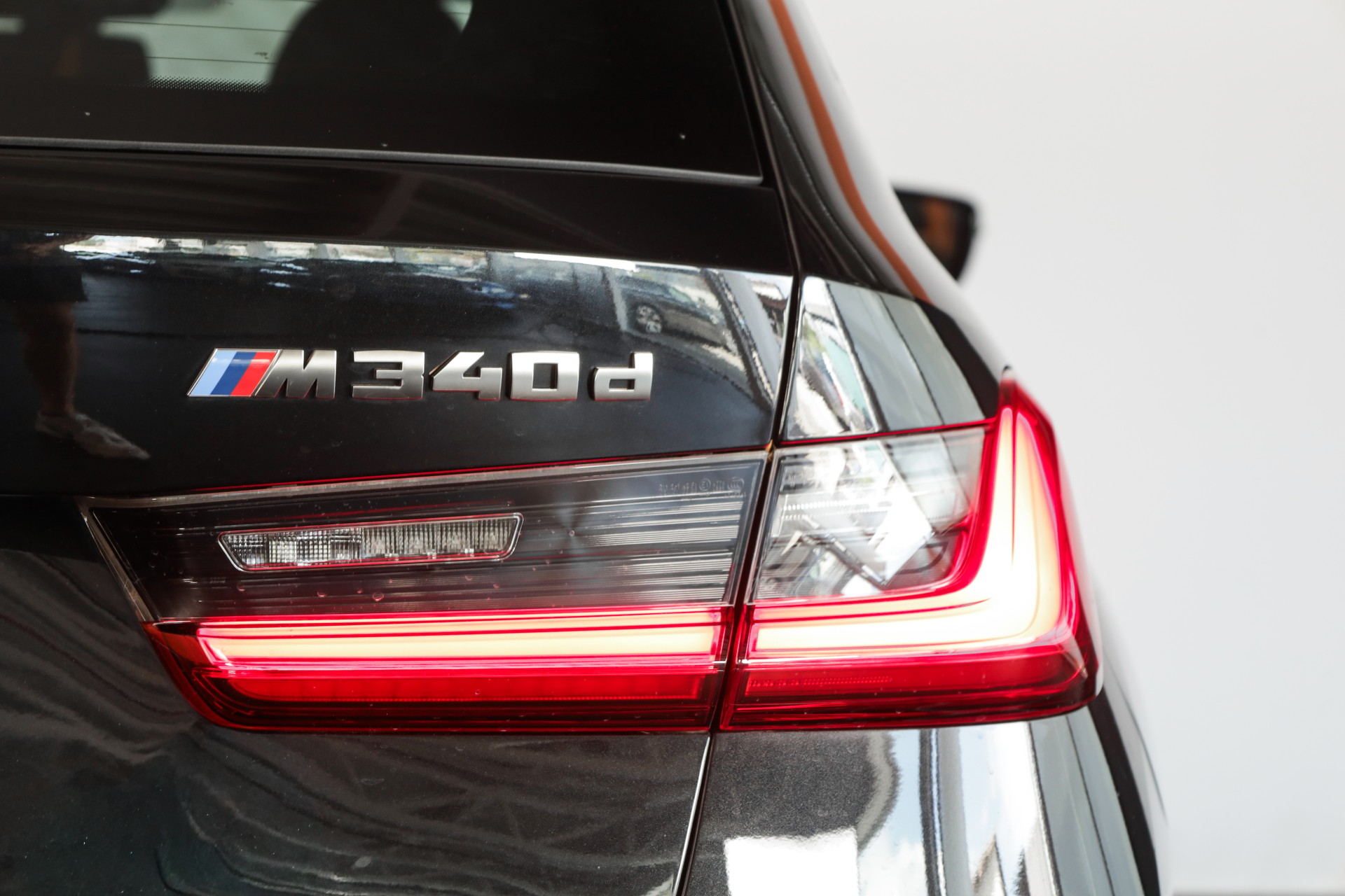 BMW M340d xDrive 48V Touring Steptronic Sport-image-7