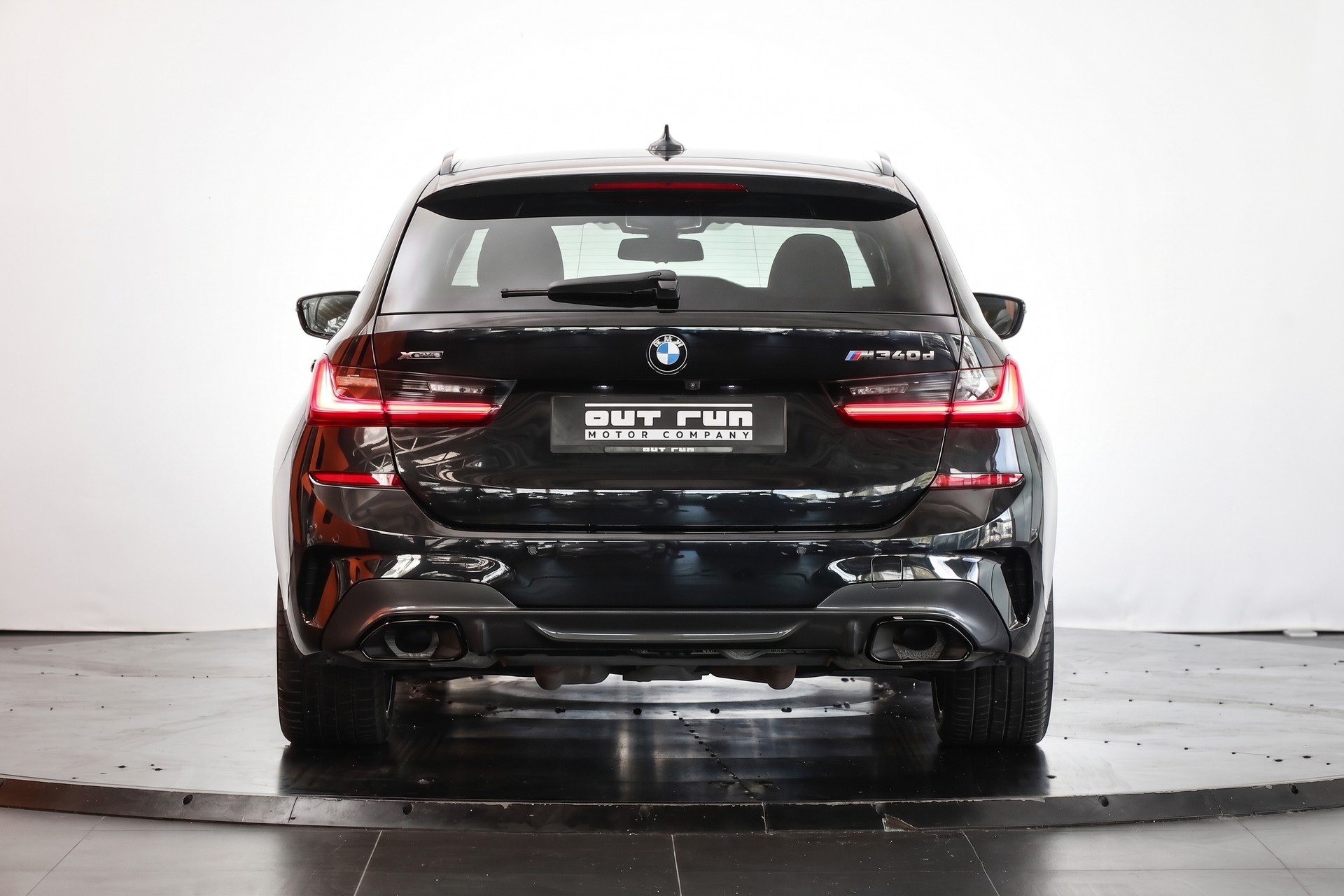 BMW M340d xDrive 48V Touring Steptronic Sport-image-2