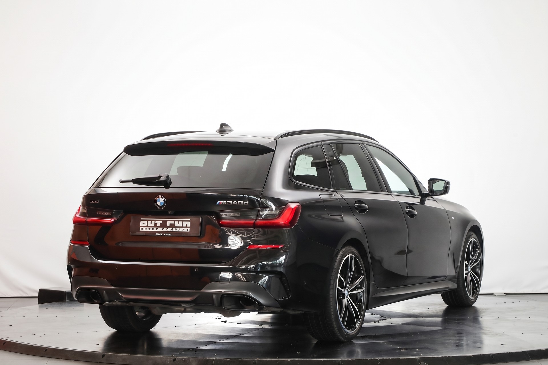 BMW M340d xDrive 48V Touring Steptronic Sport-image-3
