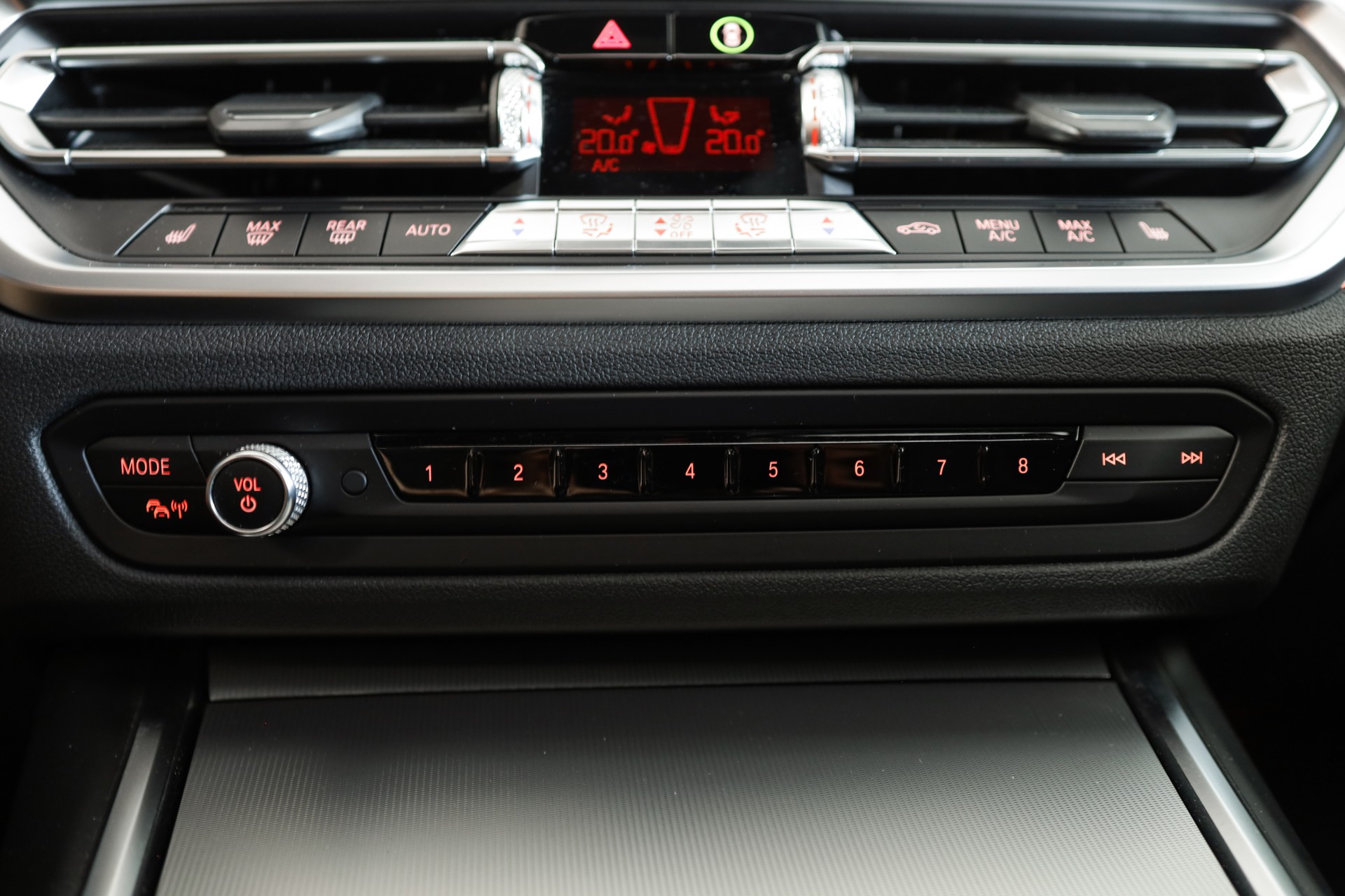 BMW M340d xDrive 48V Touring Steptronic Sport-image-19