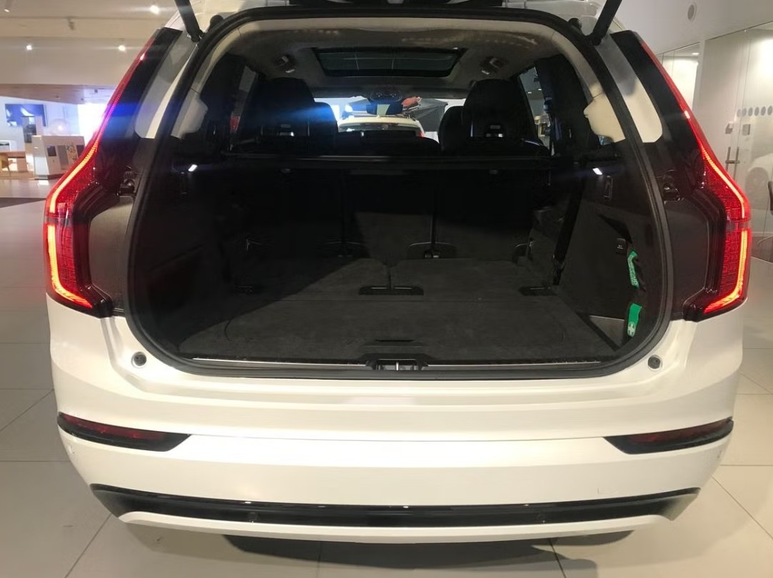 VOLVO XC90 T8 eAWD PluginHybrid Ultra Dark Geartronic-image-5