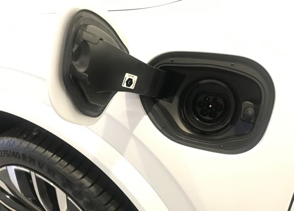 VOLVO XC90 T8 eAWD PluginHybrid Ultra Dark Geartronic-image-10