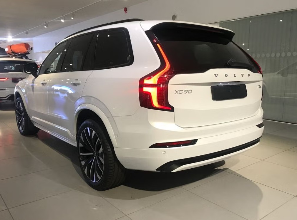 VOLVO XC90 T8 eAWD PluginHybrid Ultra Dark Geartronic-showroom-element-2