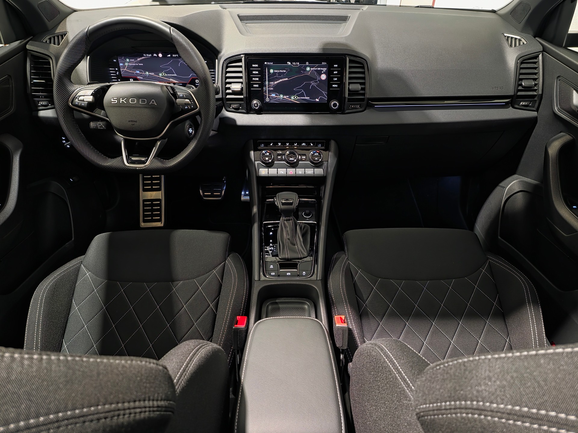 SKODA Karoq 1.5 TSI SportLine DSG-image-5