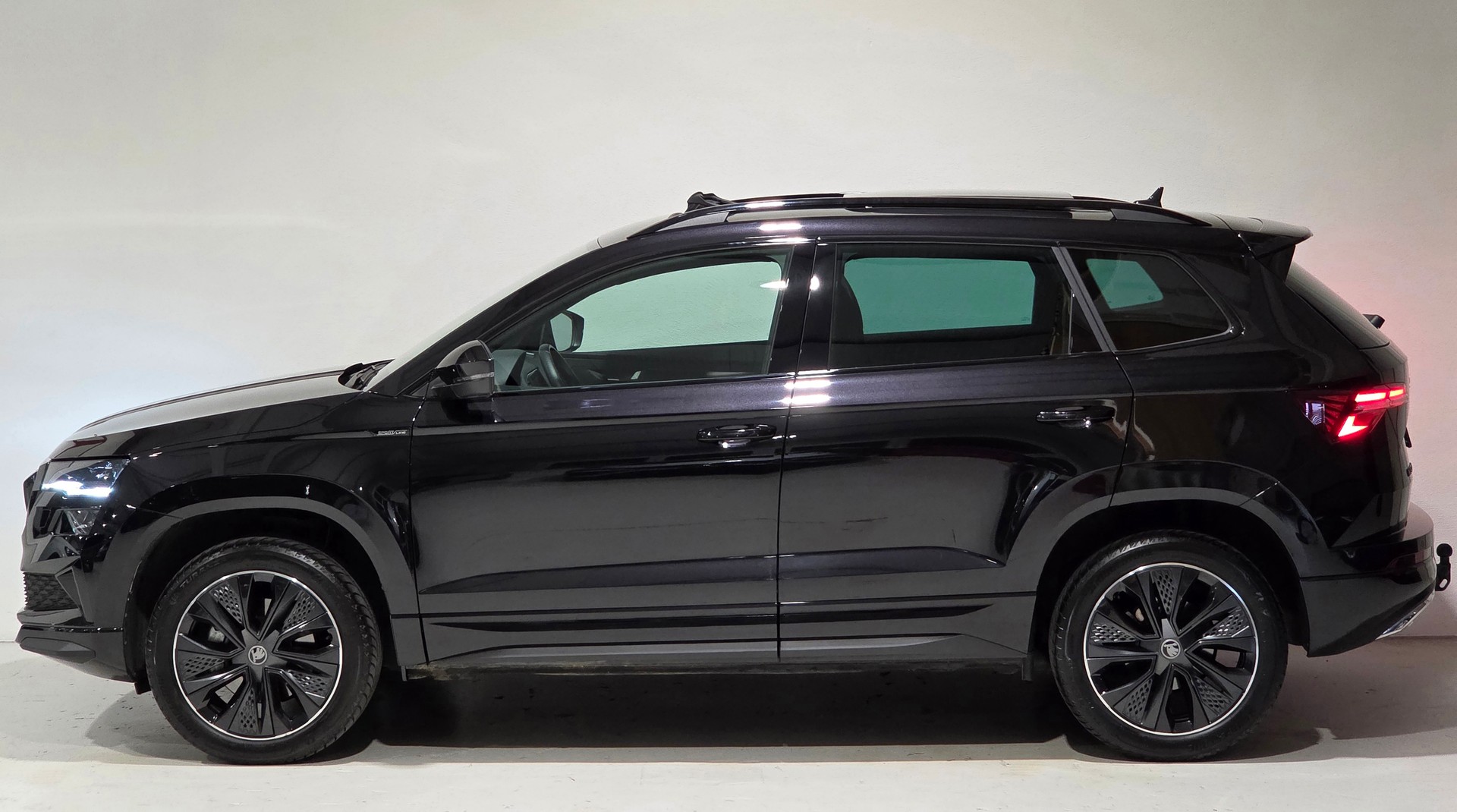 SKODA Karoq 1.5 TSI SportLine DSG-image-1