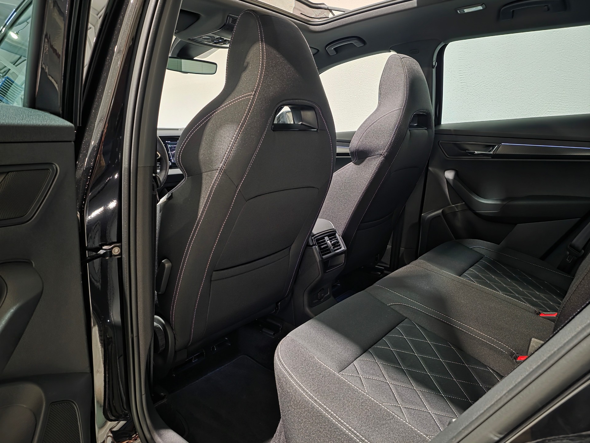 SKODA Karoq 1.5 TSI SportLine DSG-image-17