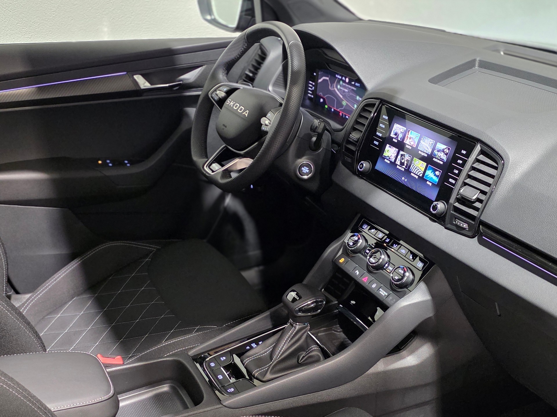 SKODA Karoq 1.5 TSI SportLine DSG-image-20
