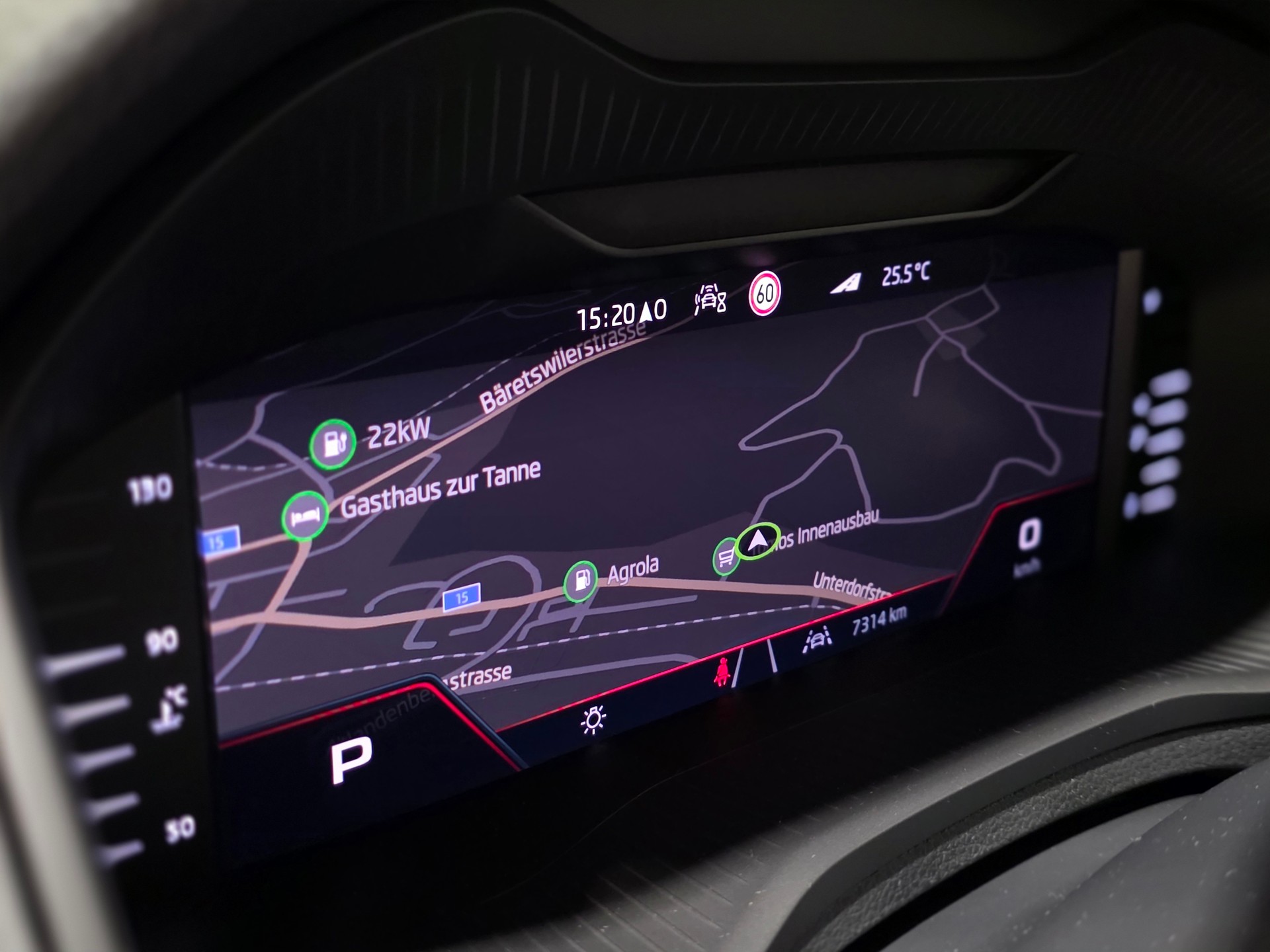 SKODA Karoq 1.5 TSI SportLine DSG-image-9