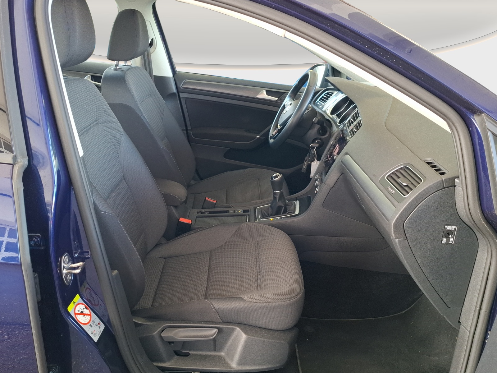 VW Golf 1.6 TDI Comfortline mit ACC - Spurwechselassistent - Rückfahrkamera - Spurassistent-image-8
