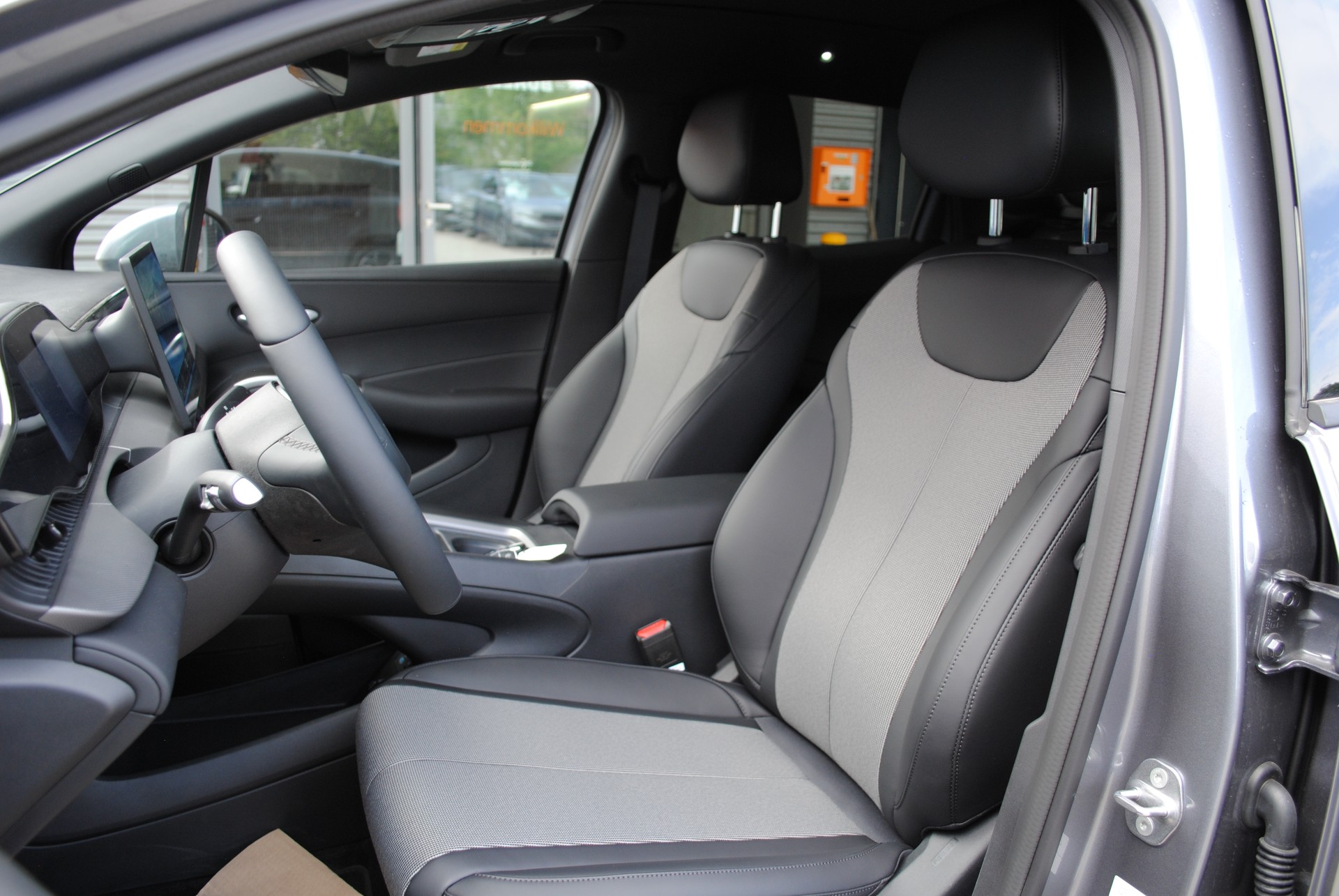 BYD Dolphin G DM-i Comfort-image-11