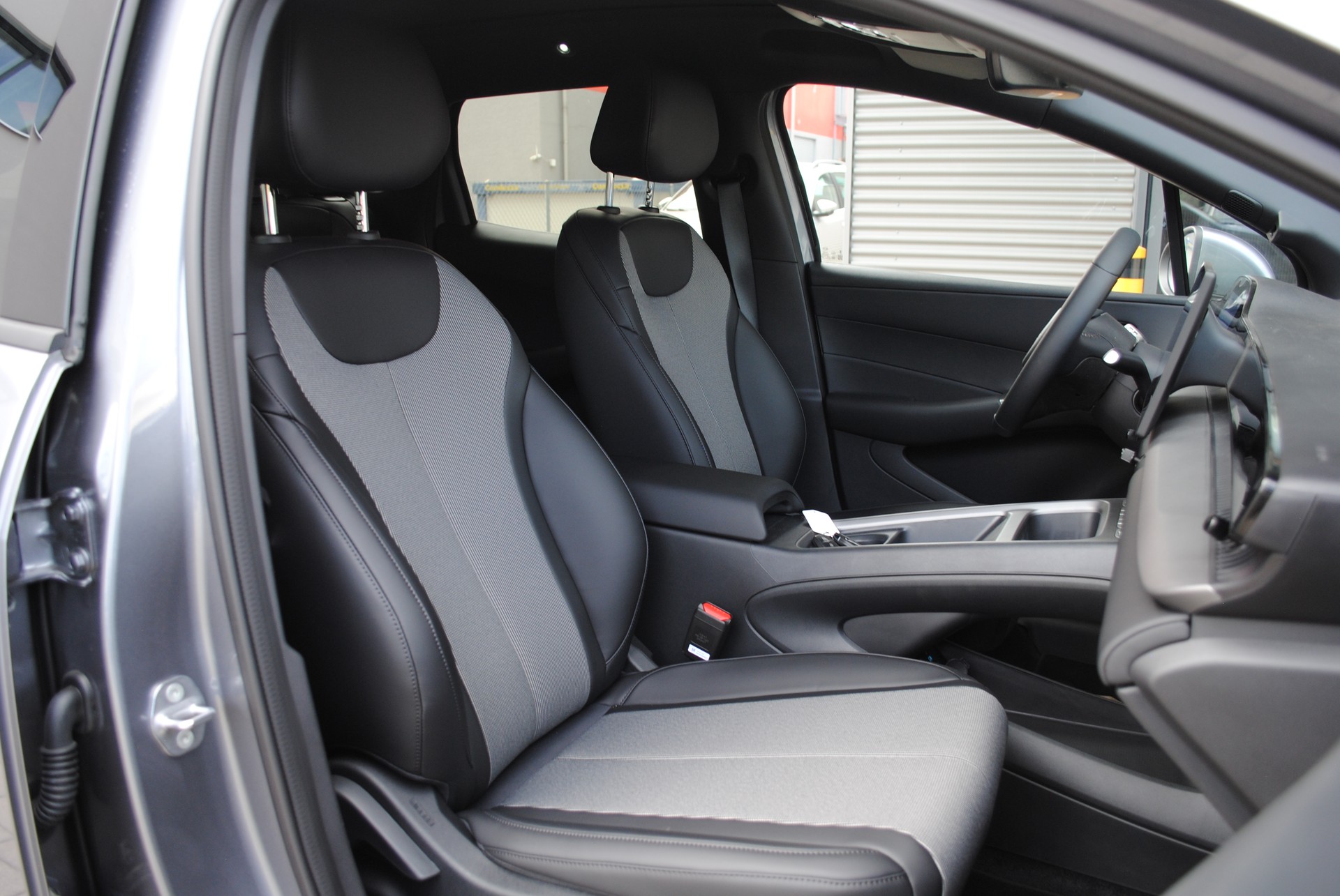 BYD Dolphin G DM-i Comfort-image-16