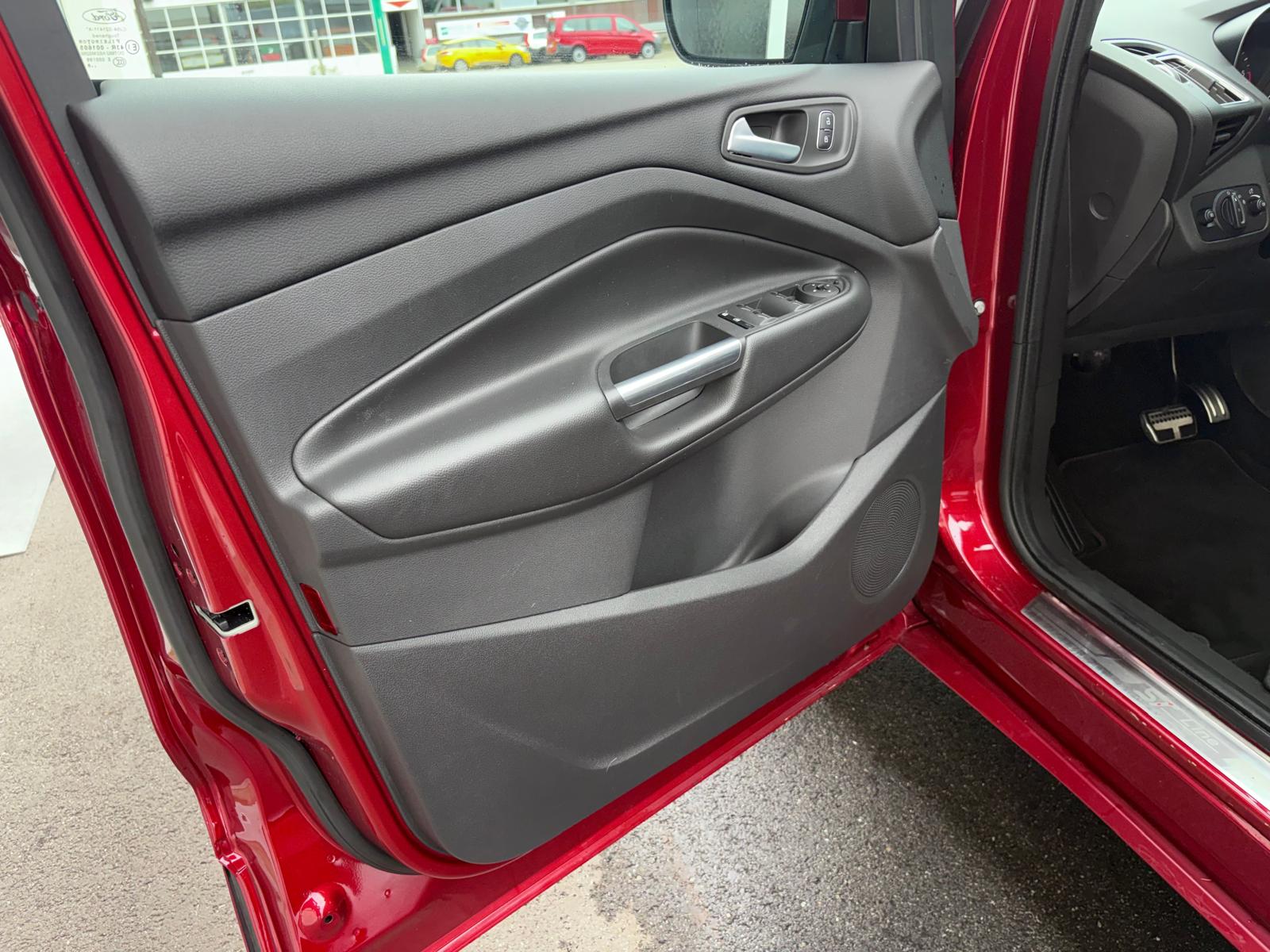 FORD Kuga 2.0 TDCi ST Line High 4WD PowerShift-image-5