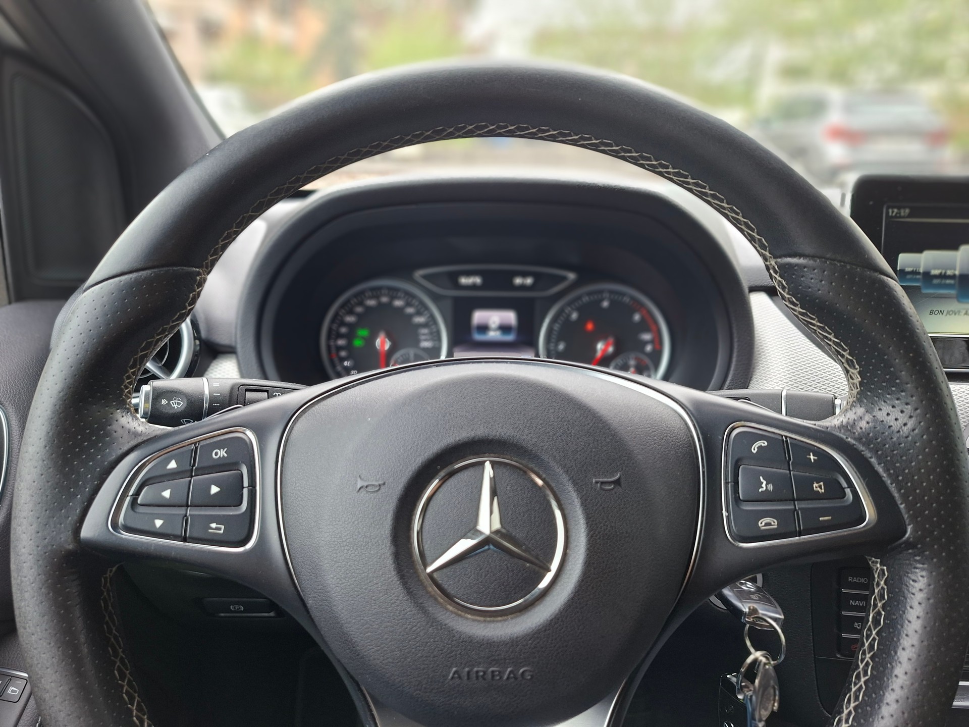 MERCEDES-BENZ B 220 CDI Swiss Star Edition Urban 4Matic 7G-DCT-image-11