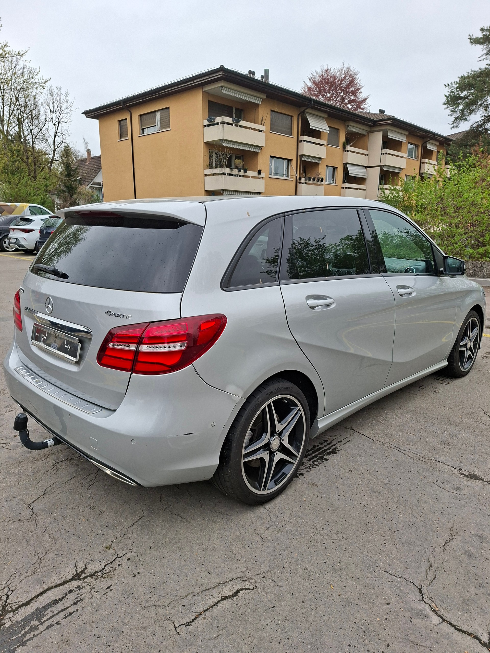MERCEDES-BENZ B 220 CDI Swiss Star Edition Urban 4Matic 7G-DCT-image-3